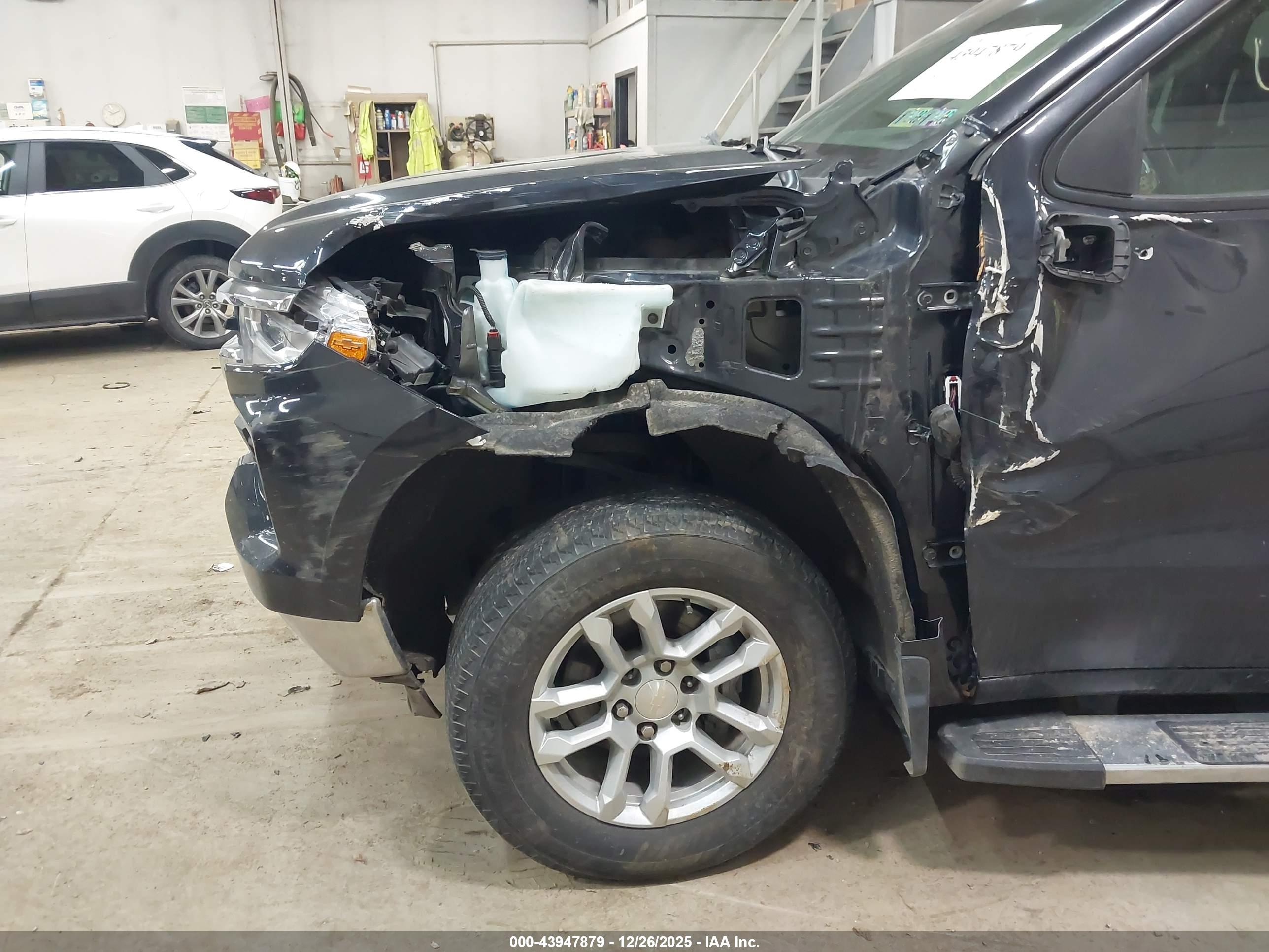 CHEVROLET SILVERADO image 6