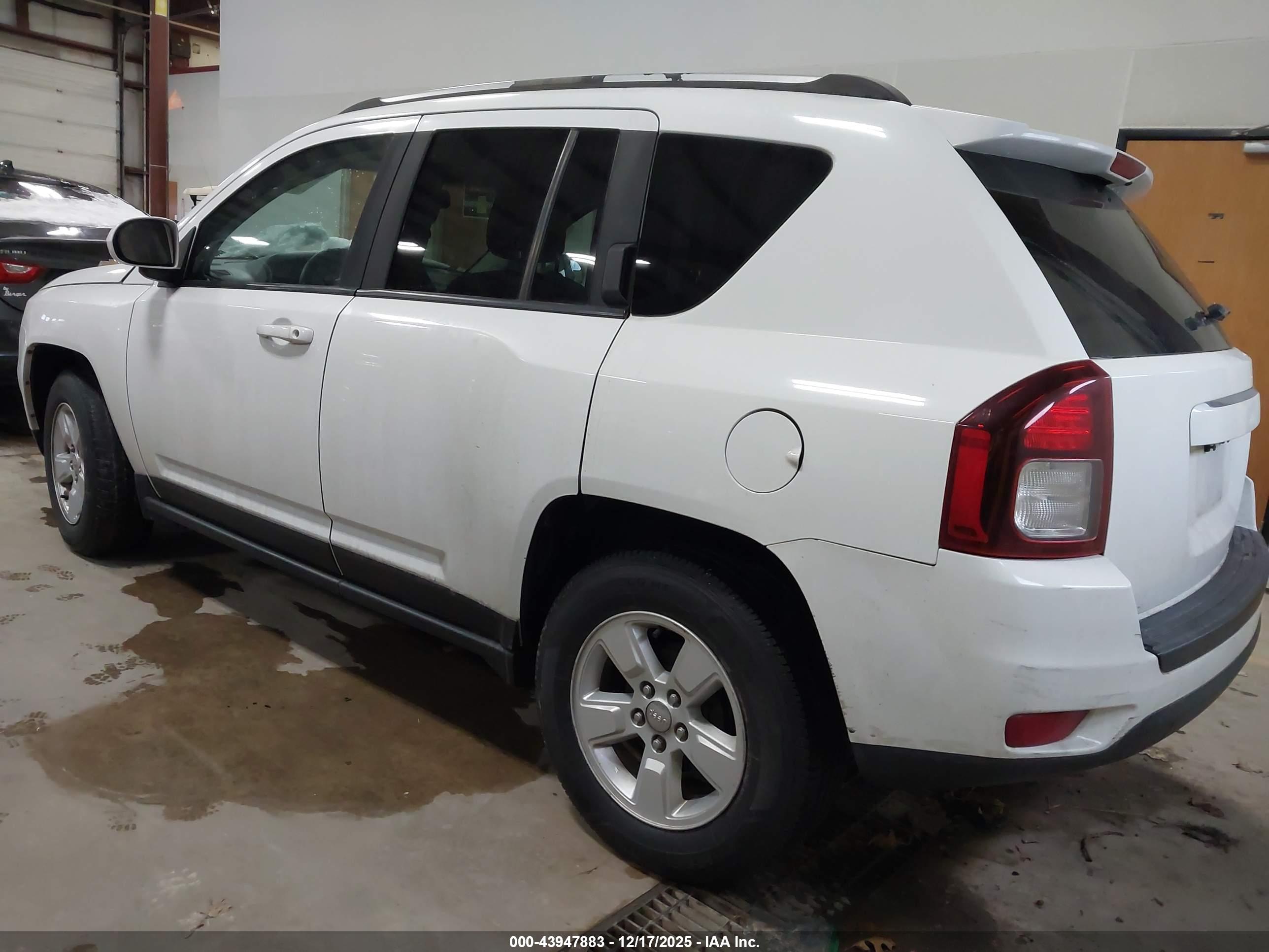 JEEP COMPASS image 3