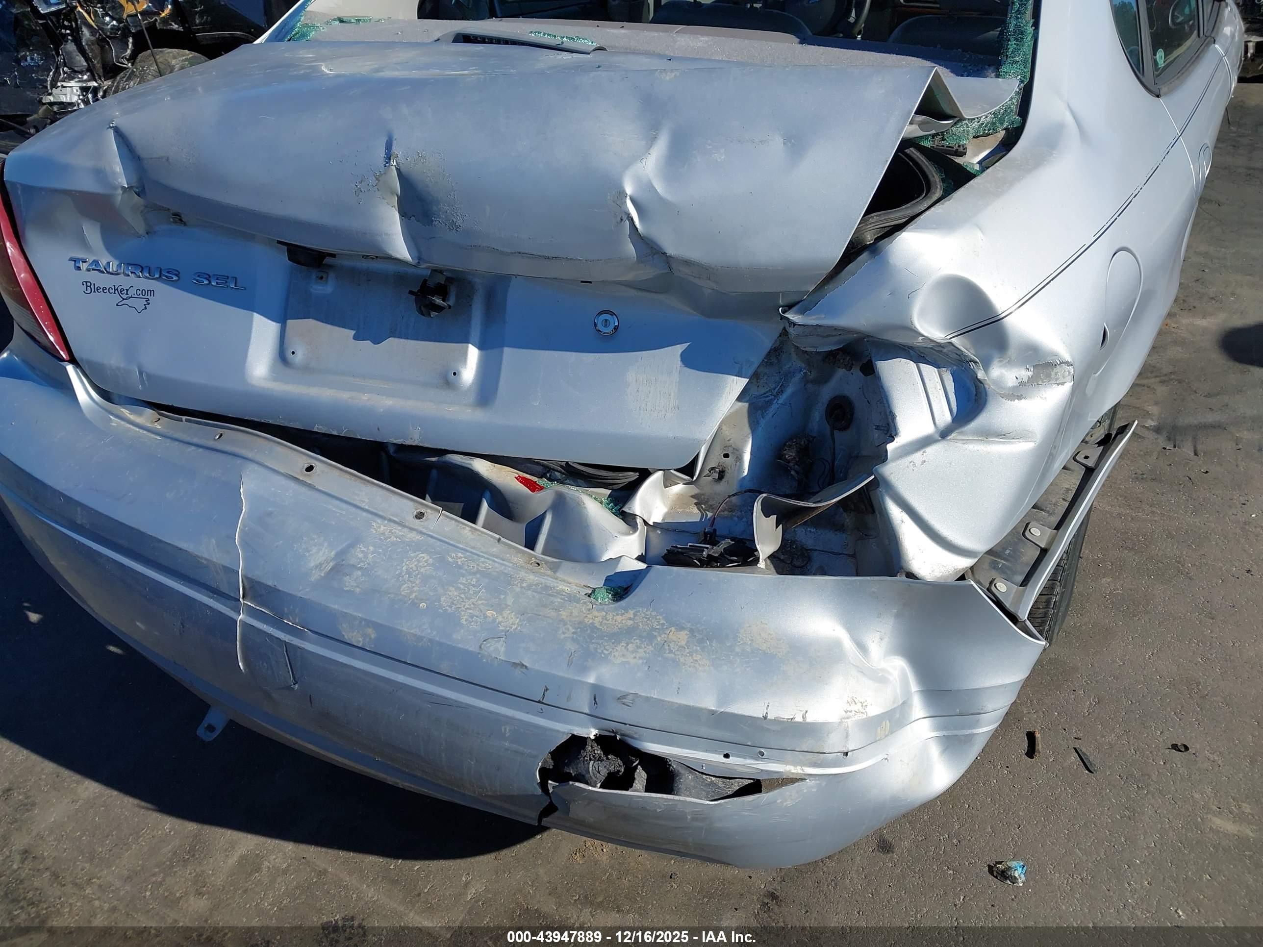 FORD TAURUS image 6