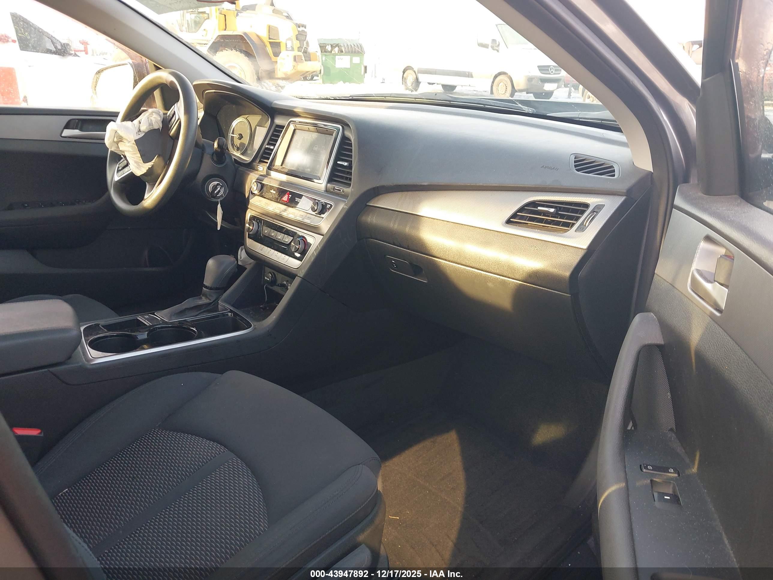 HYUNDAI SONATA image 5