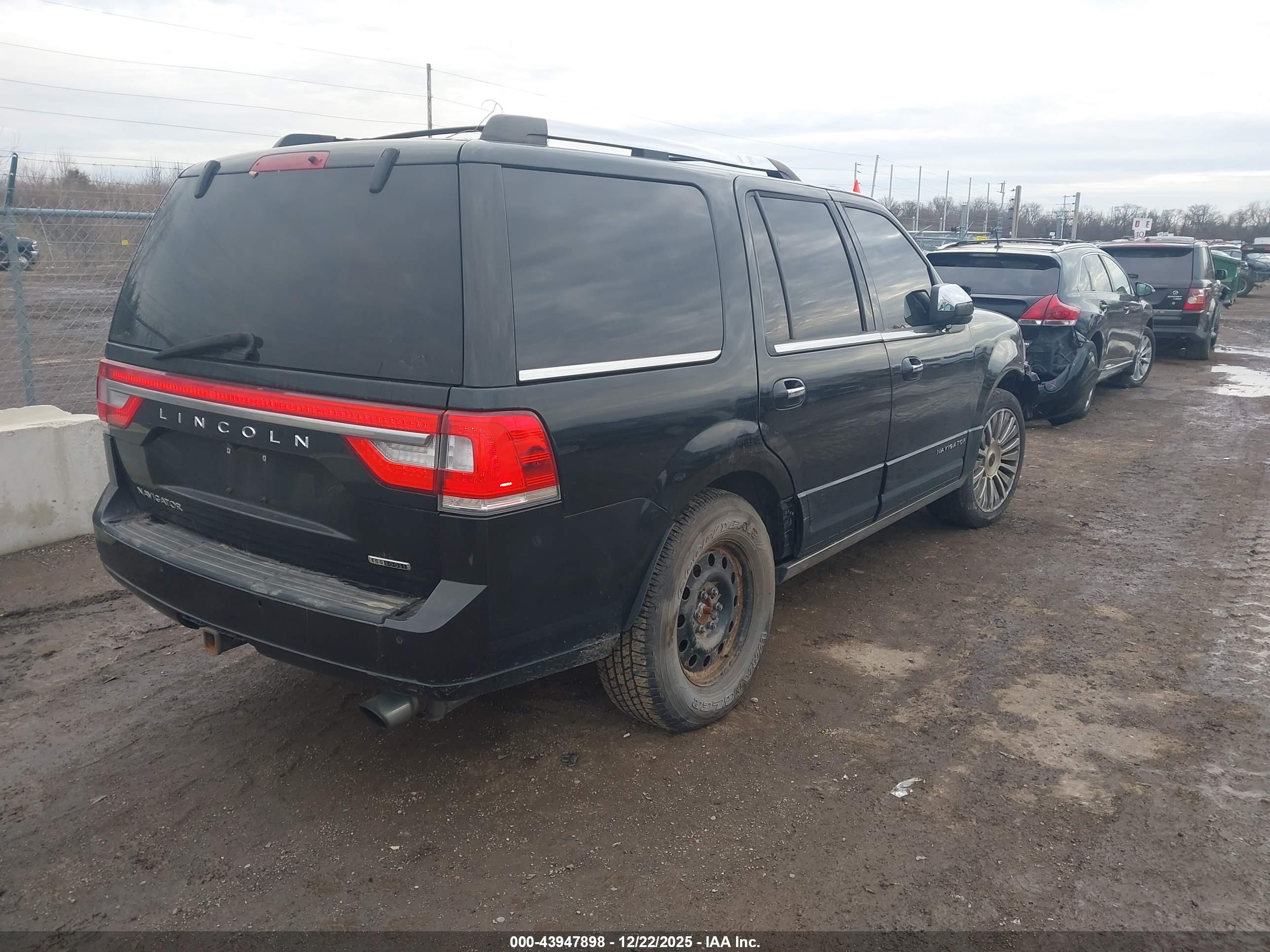 LINCOLN NAVIGATOR image 4