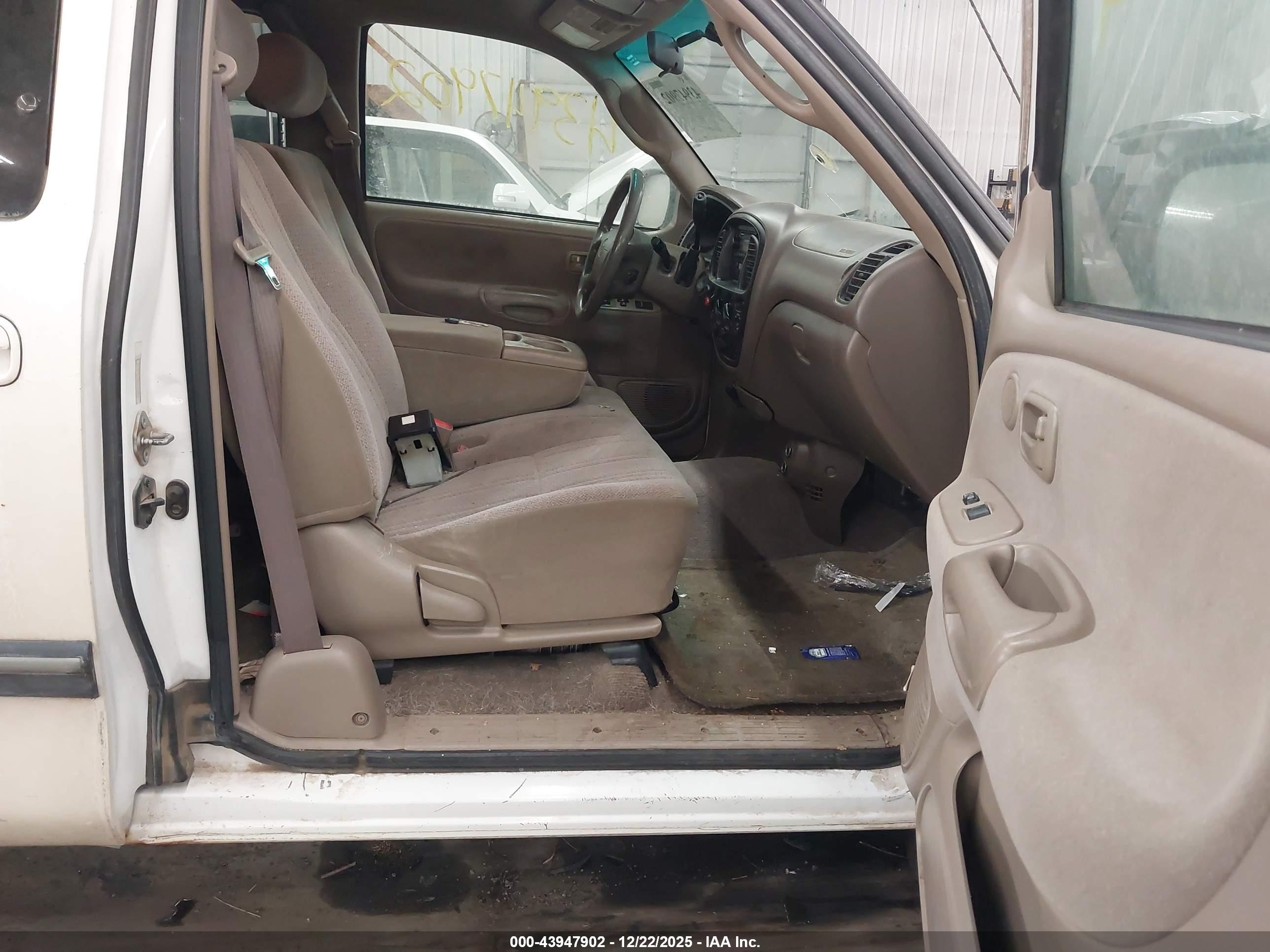 TOYOTA TUNDRA image 5