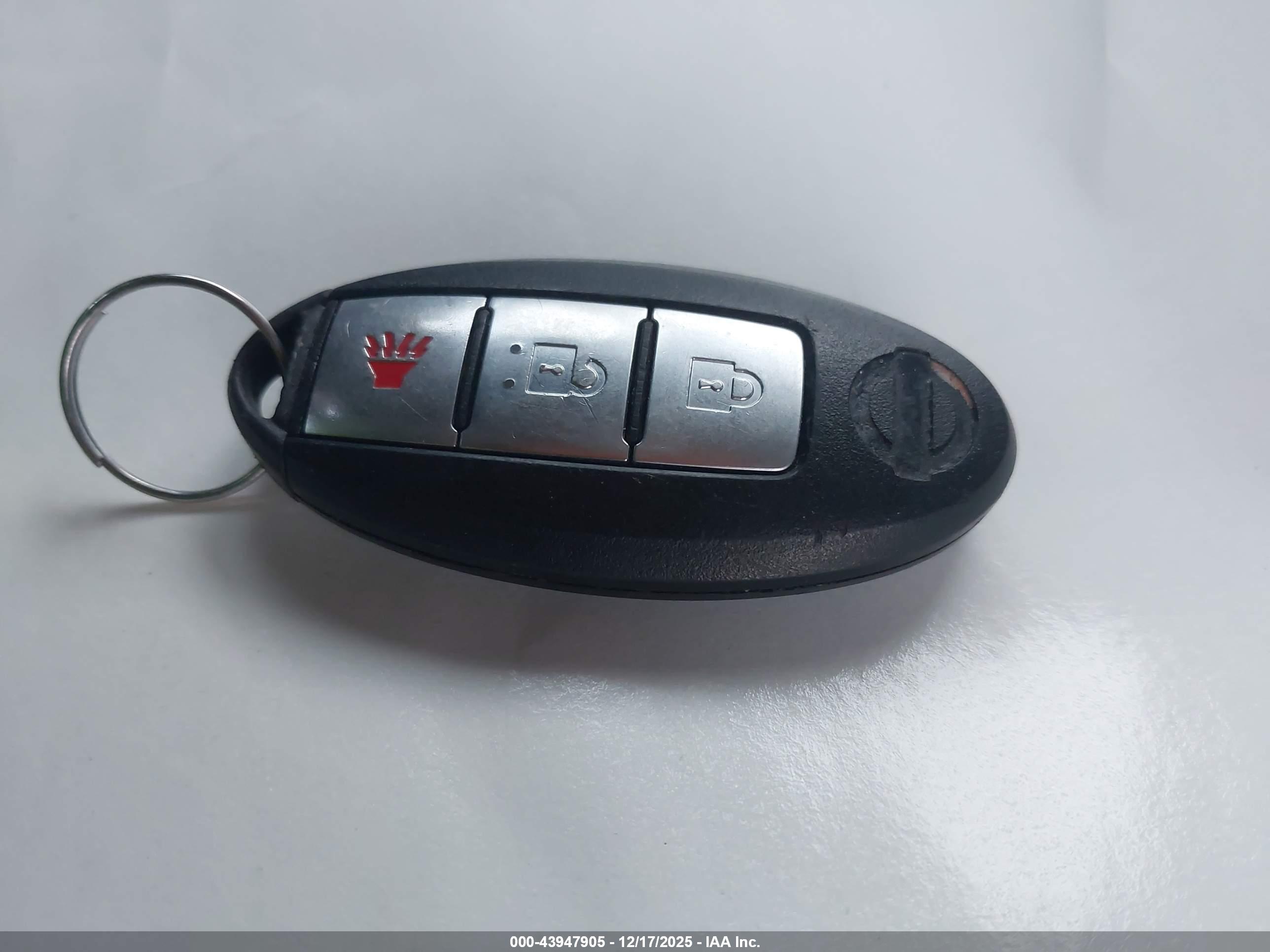 NISSAN ROGUE image 11