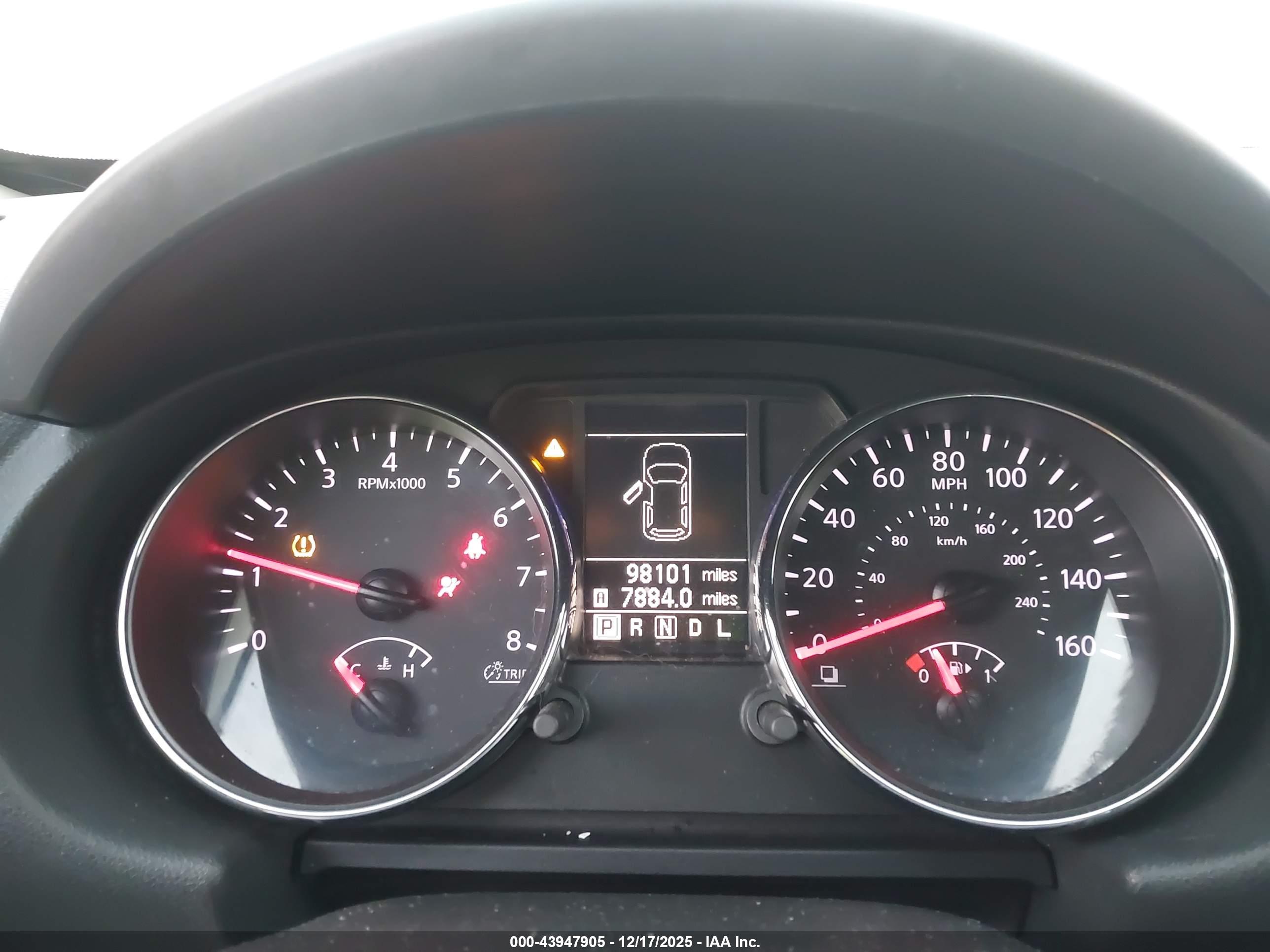 NISSAN ROGUE image 7
