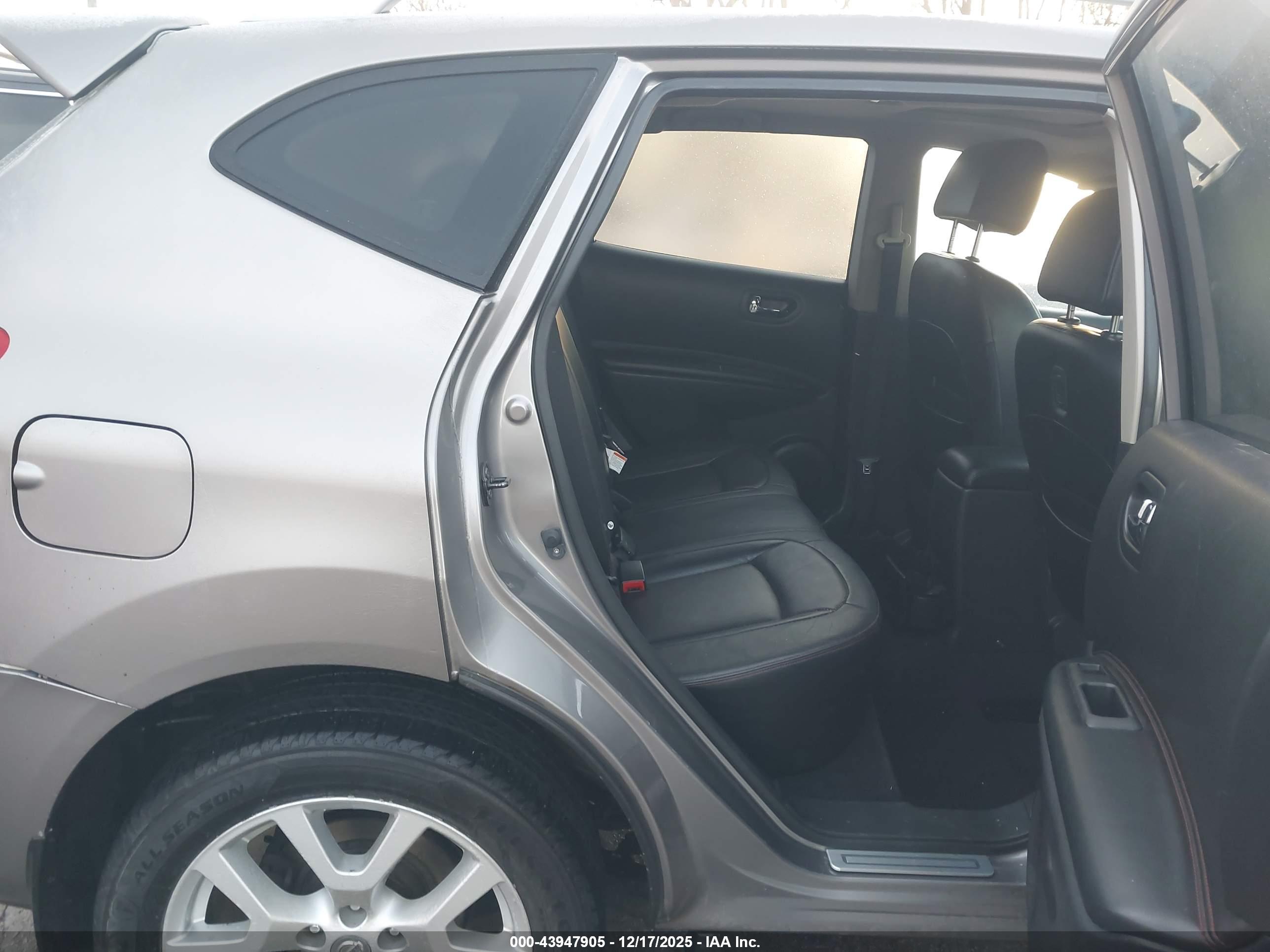 NISSAN ROGUE image 8