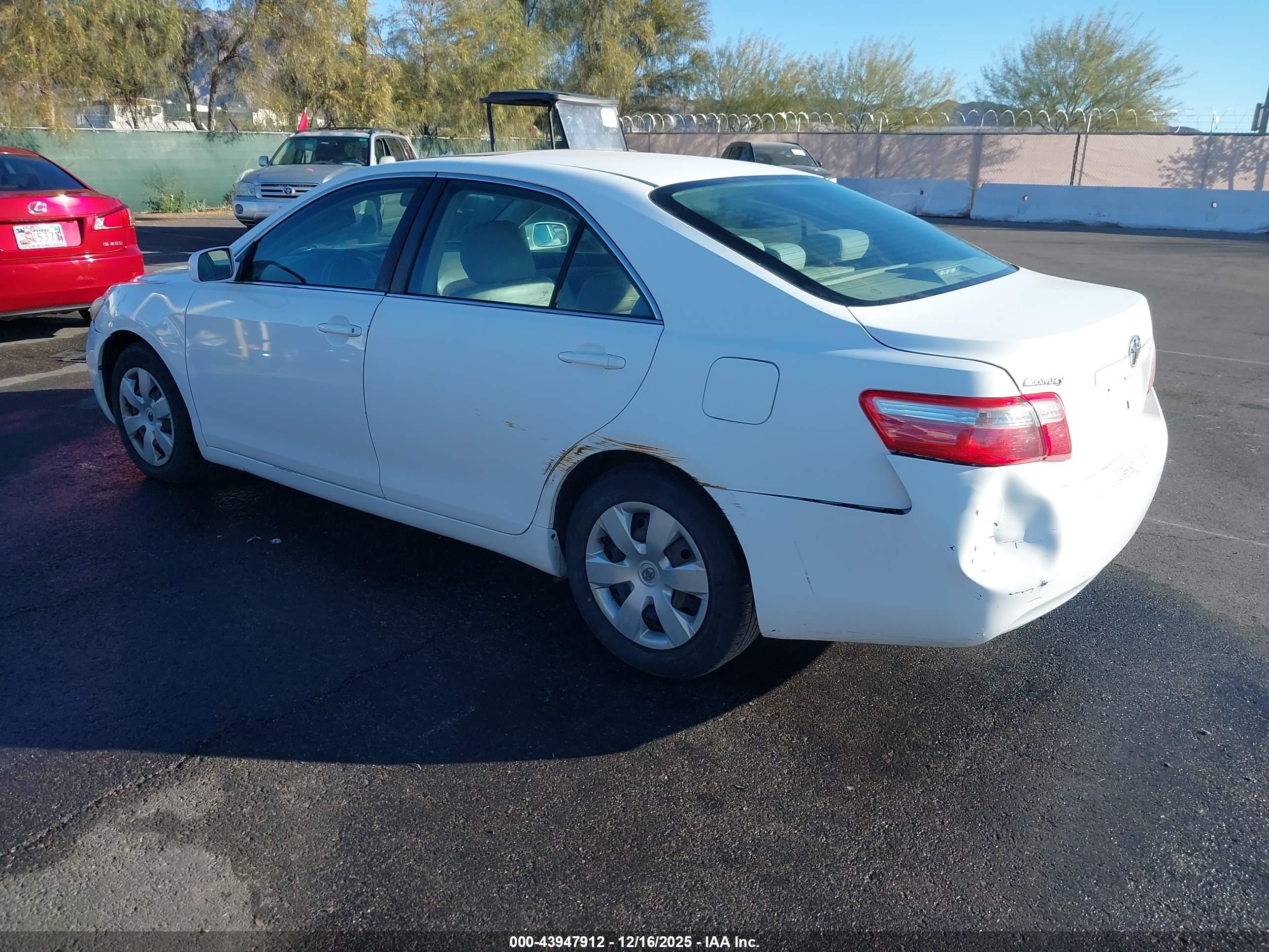 TOYOTA CAMRY image 3