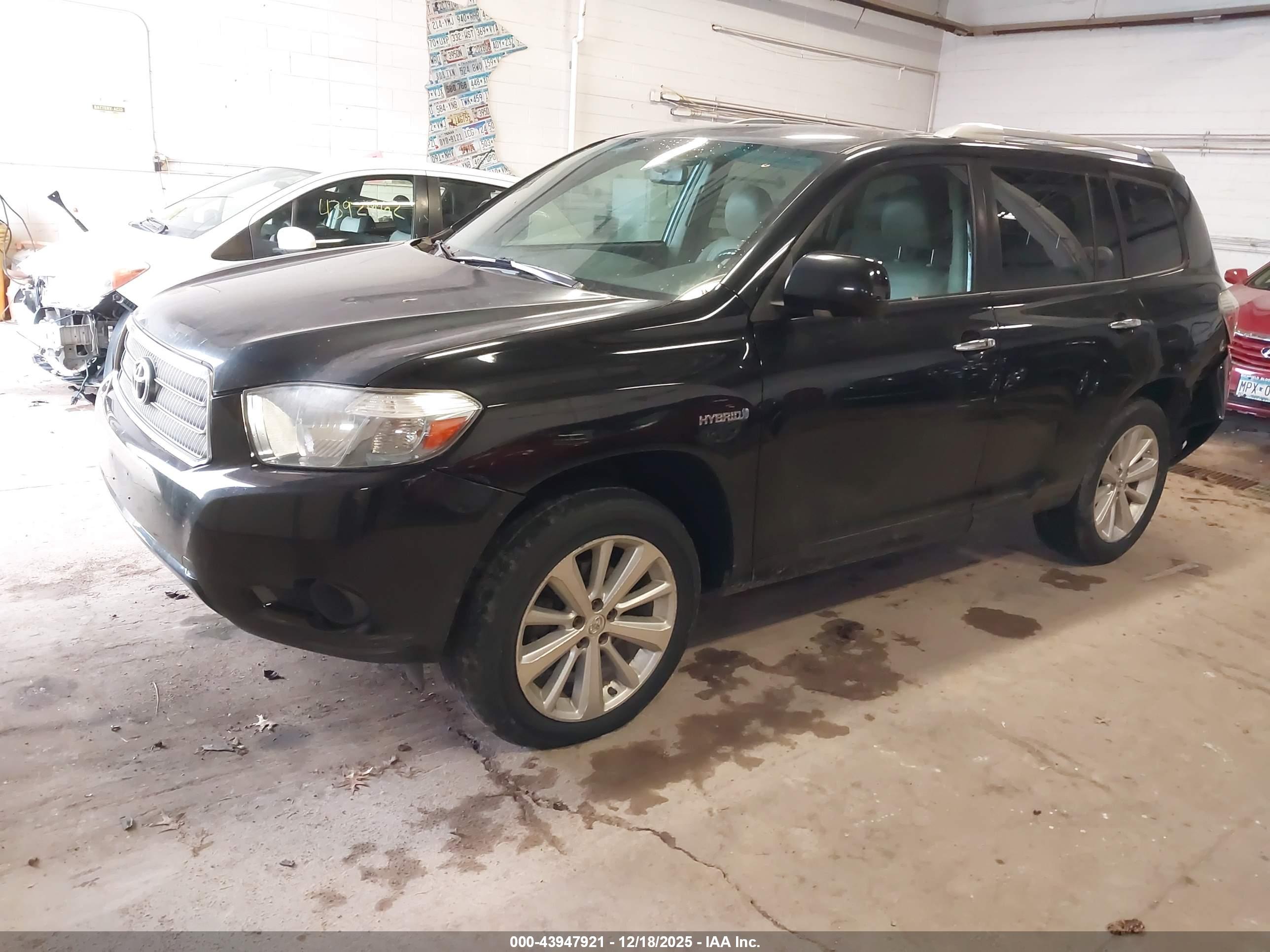 TOYOTA HIGHLANDER image 2