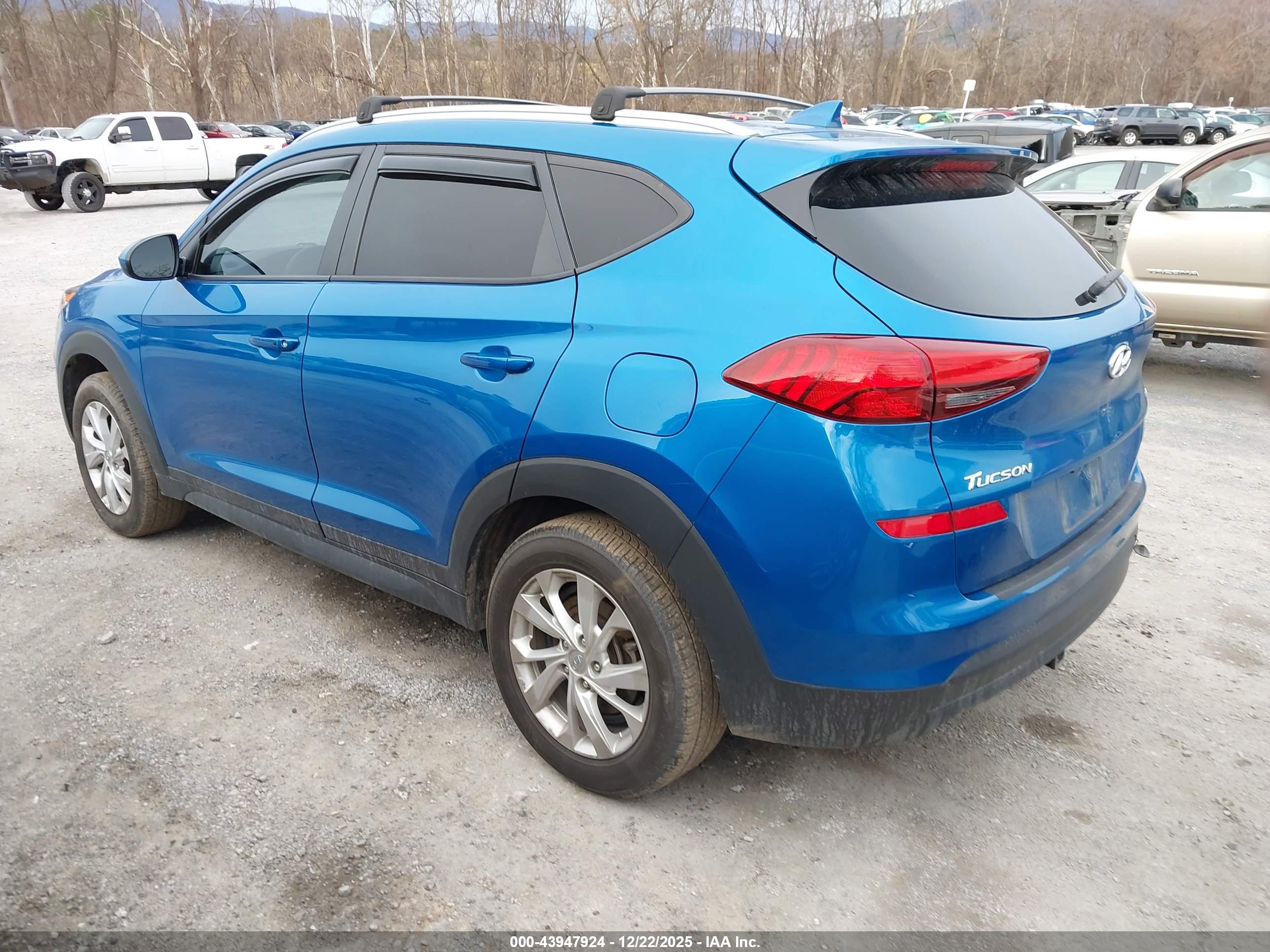 HYUNDAI TUCSON image 3