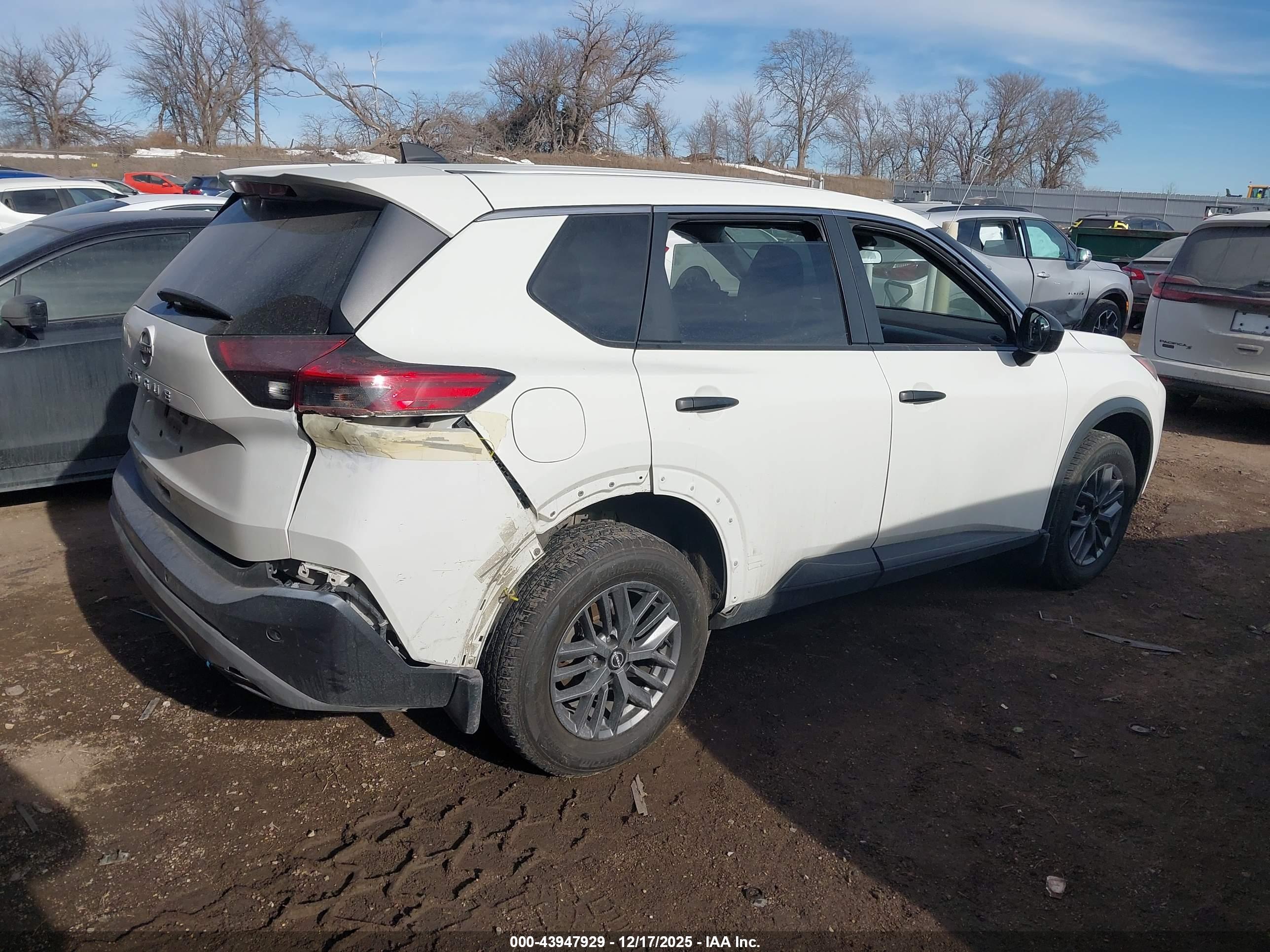 NISSAN ROGUE image 4