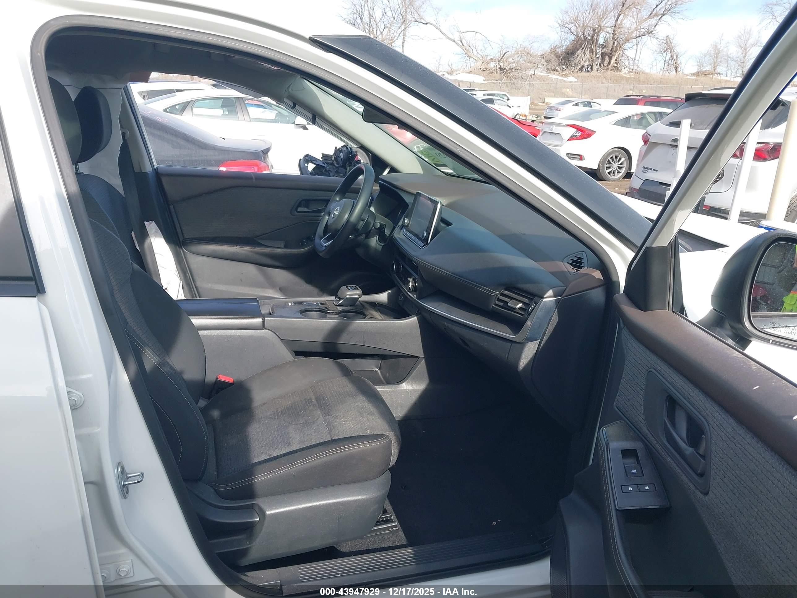 NISSAN ROGUE image 5