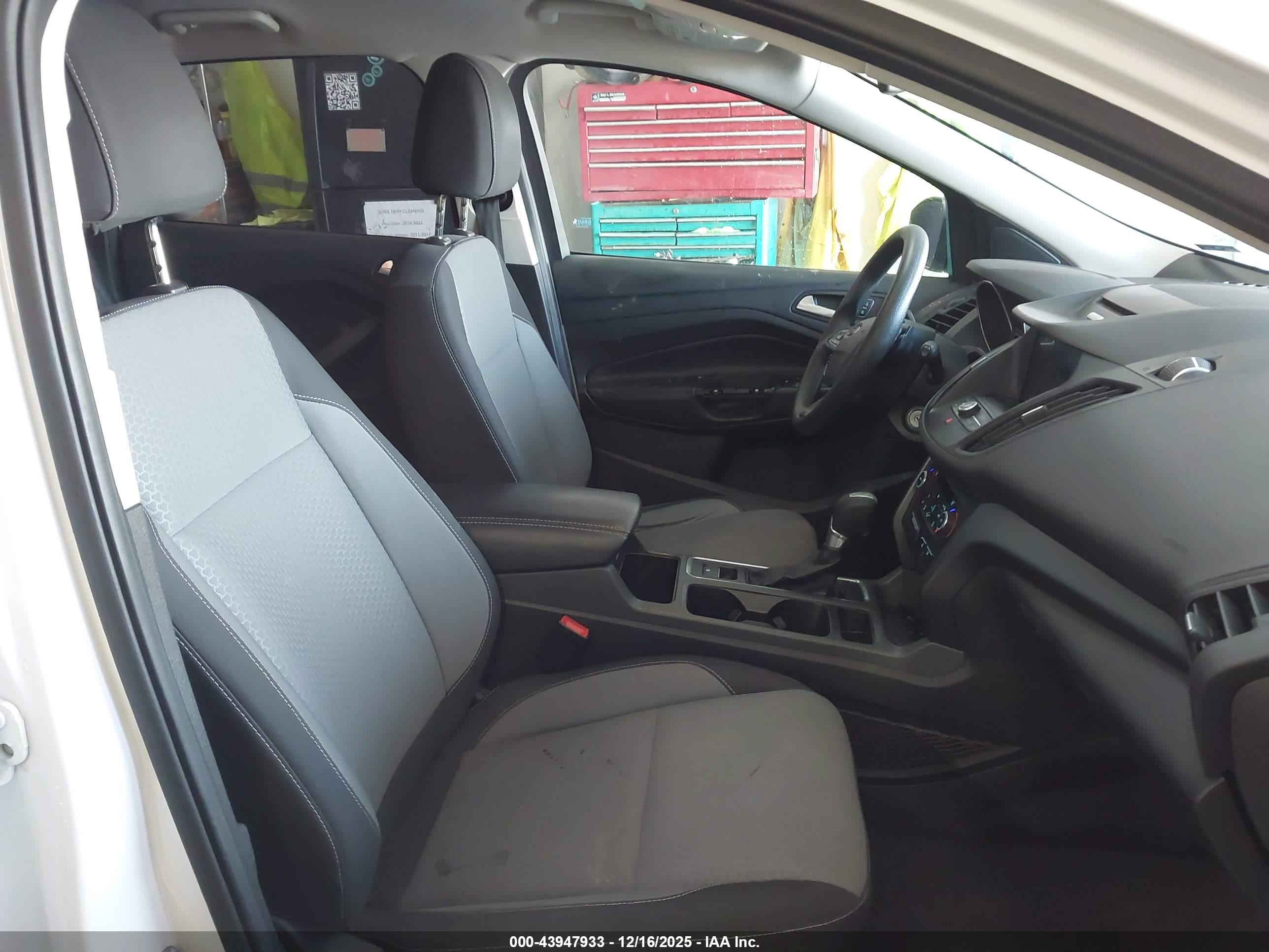 FORD ESCAPE image 5