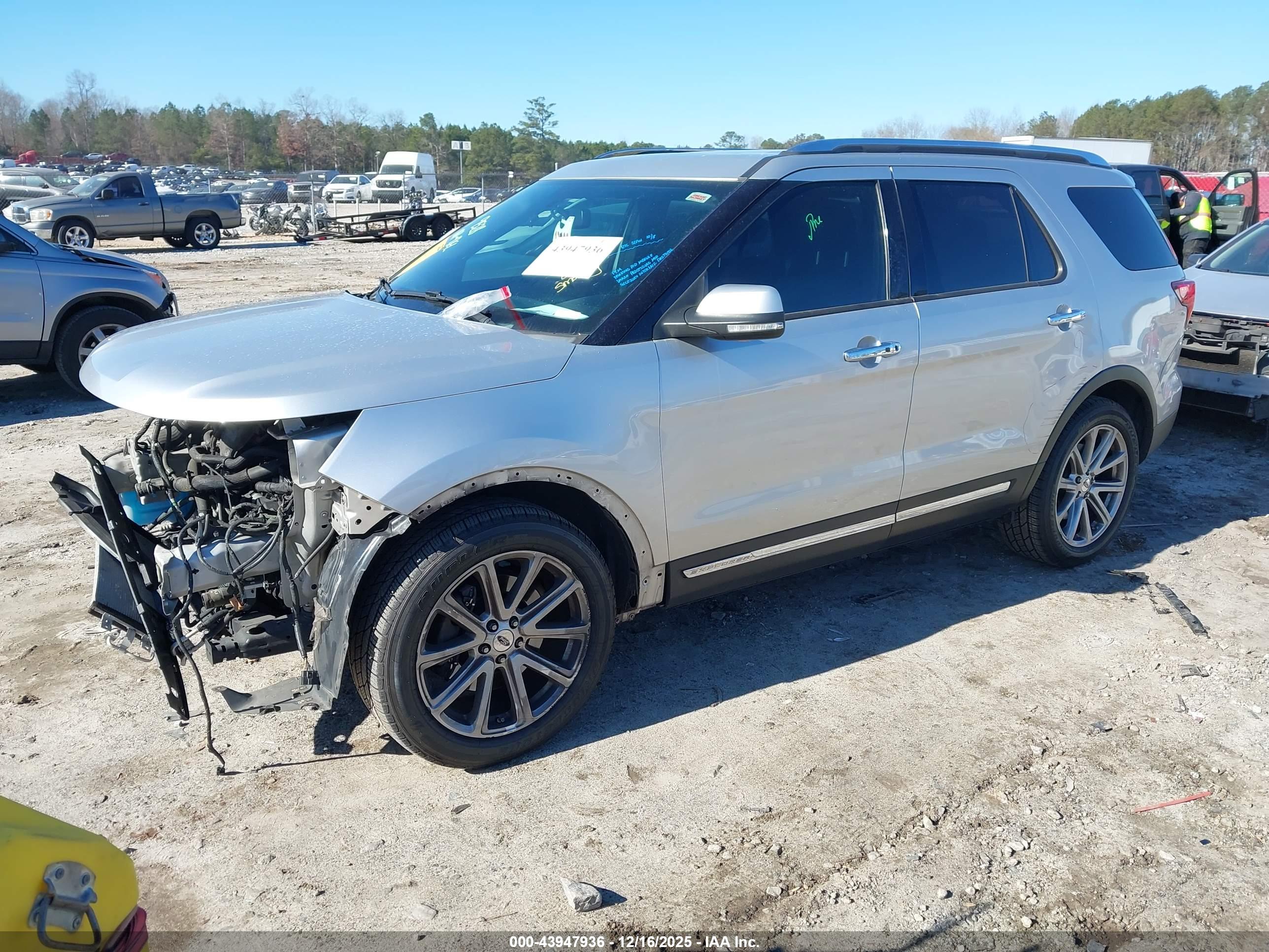 FORD EXPLORER image 2