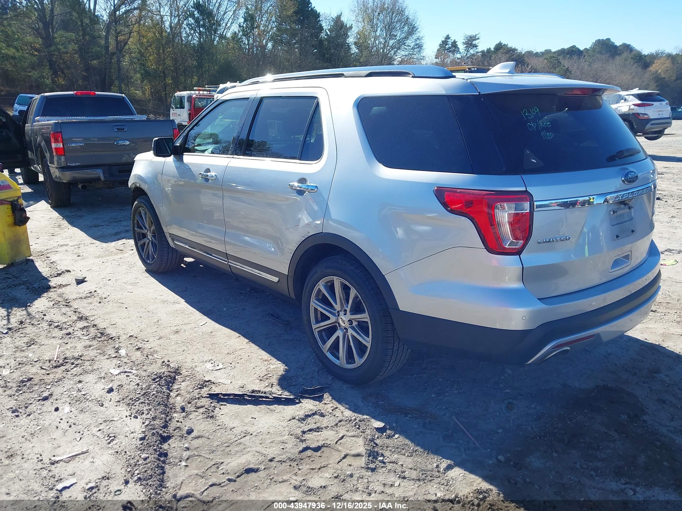 FORD EXPLORER image 3