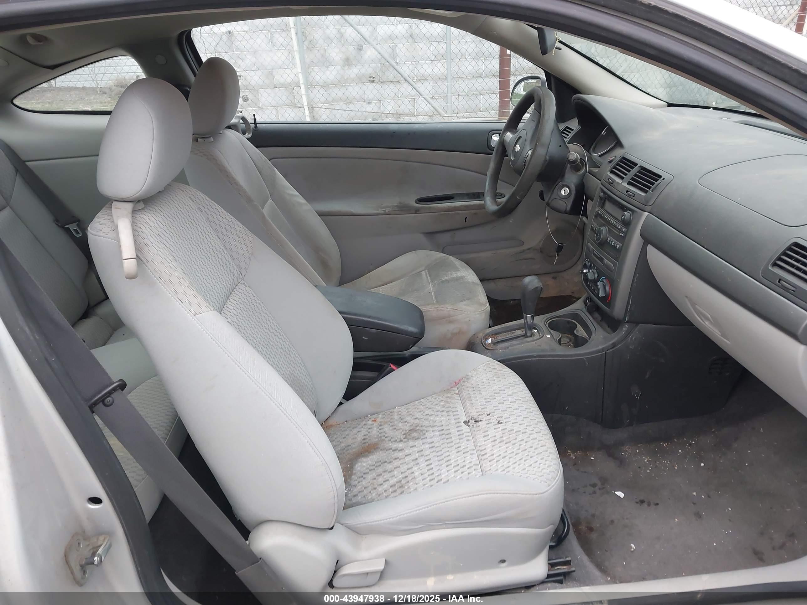 CHEVROLET COBALT image 5