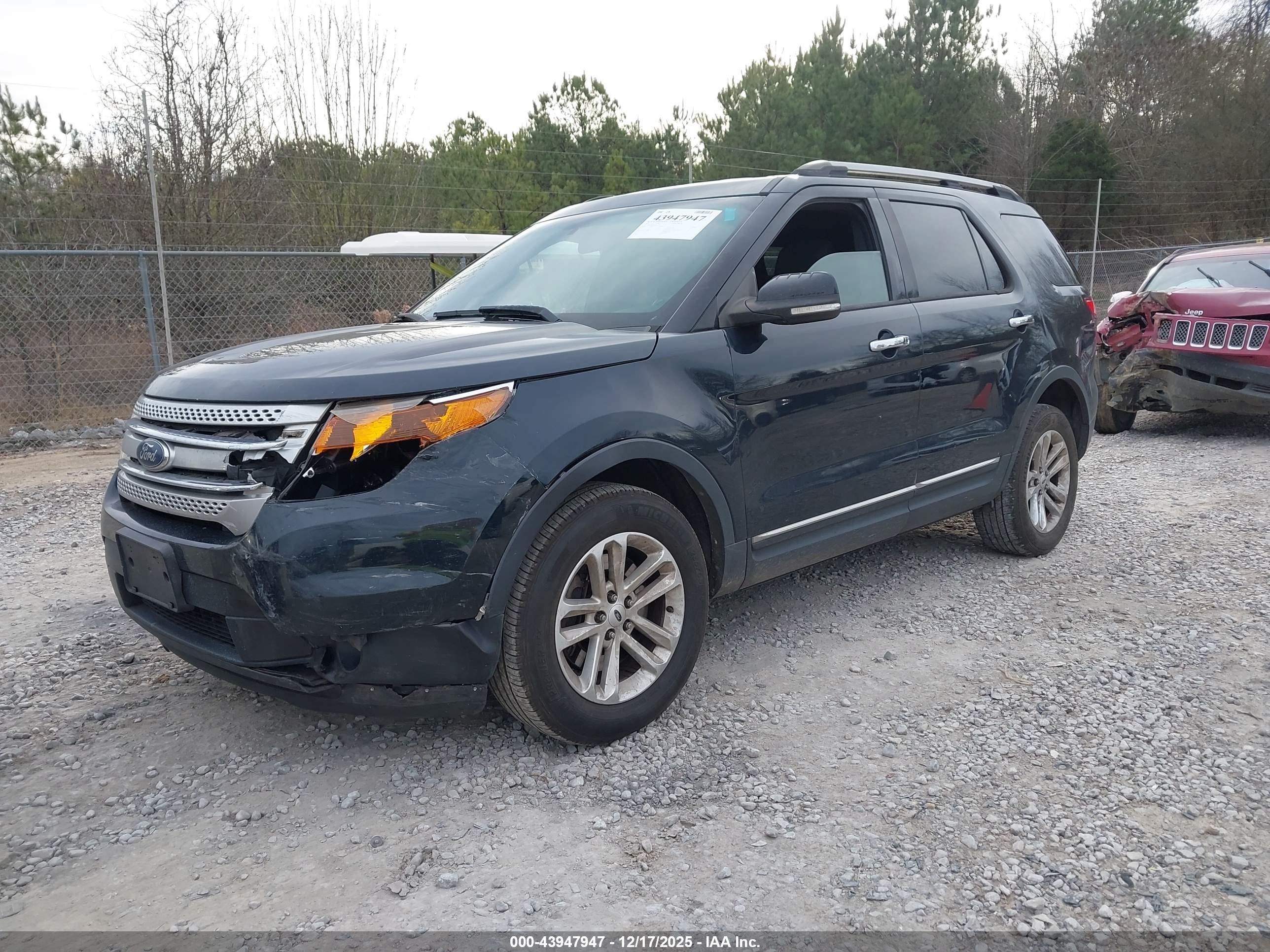 FORD EXPLORER image 2