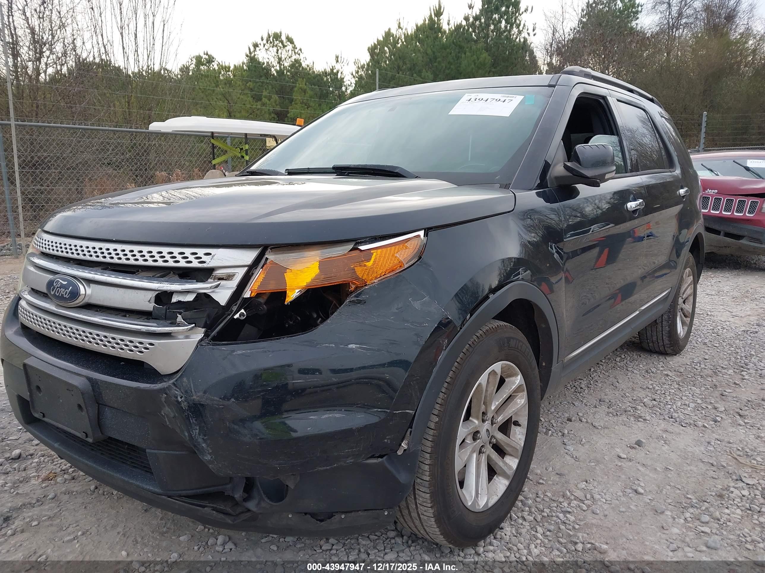 FORD EXPLORER image 6