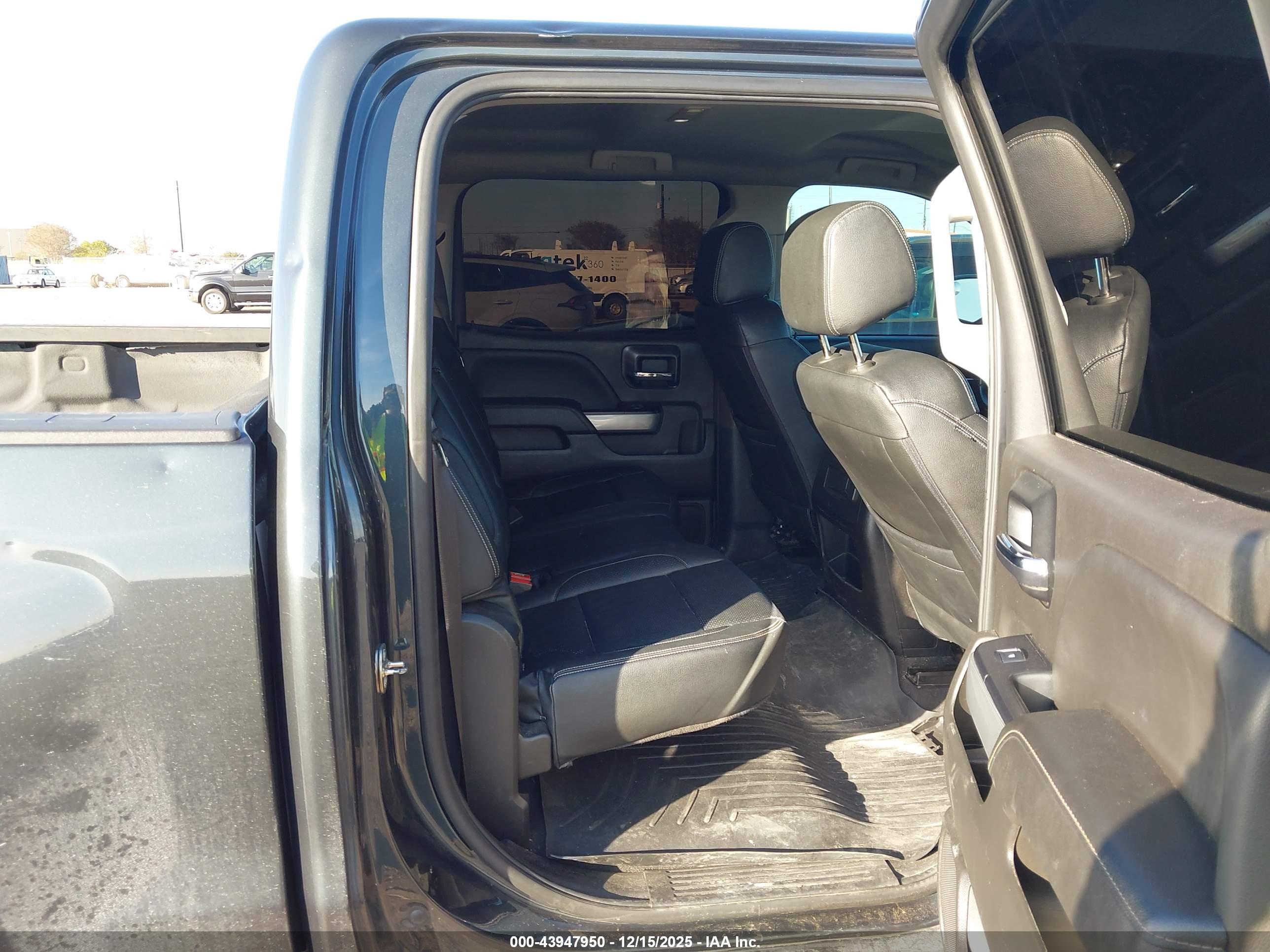 CHEVROLET SILVERADO image 8
