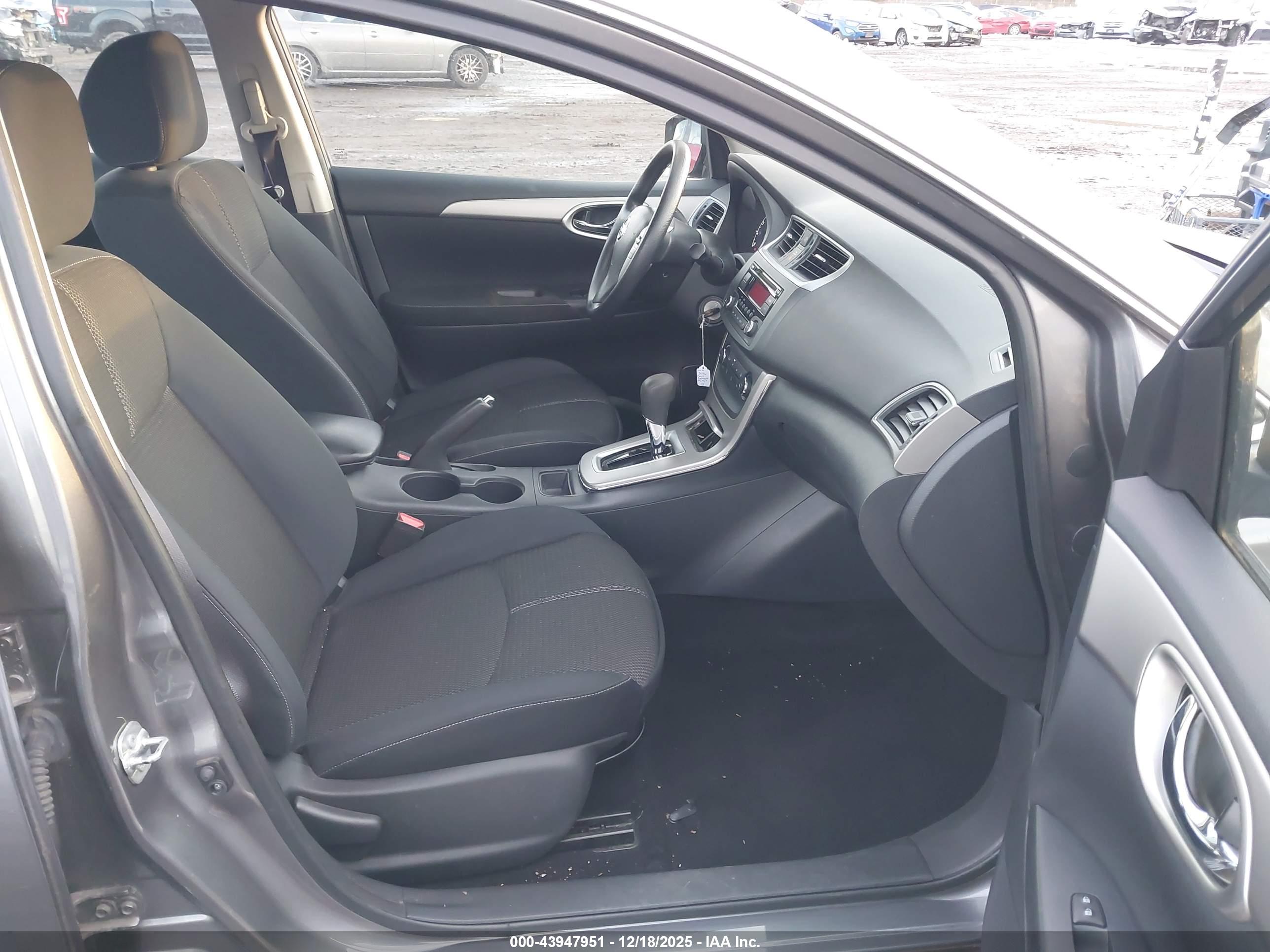 NISSAN SENTRA image 5
