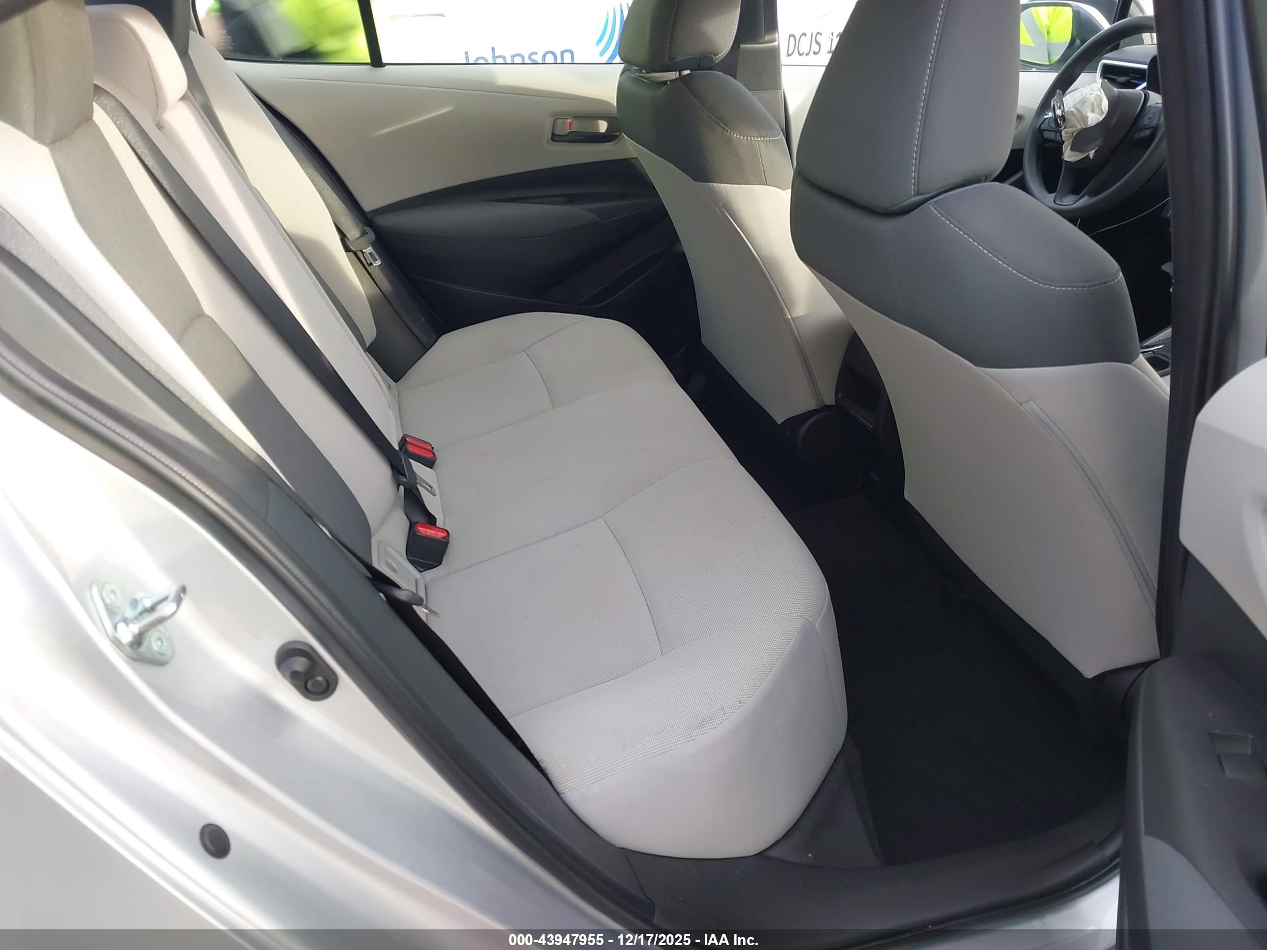TOYOTA COROLLA image 8