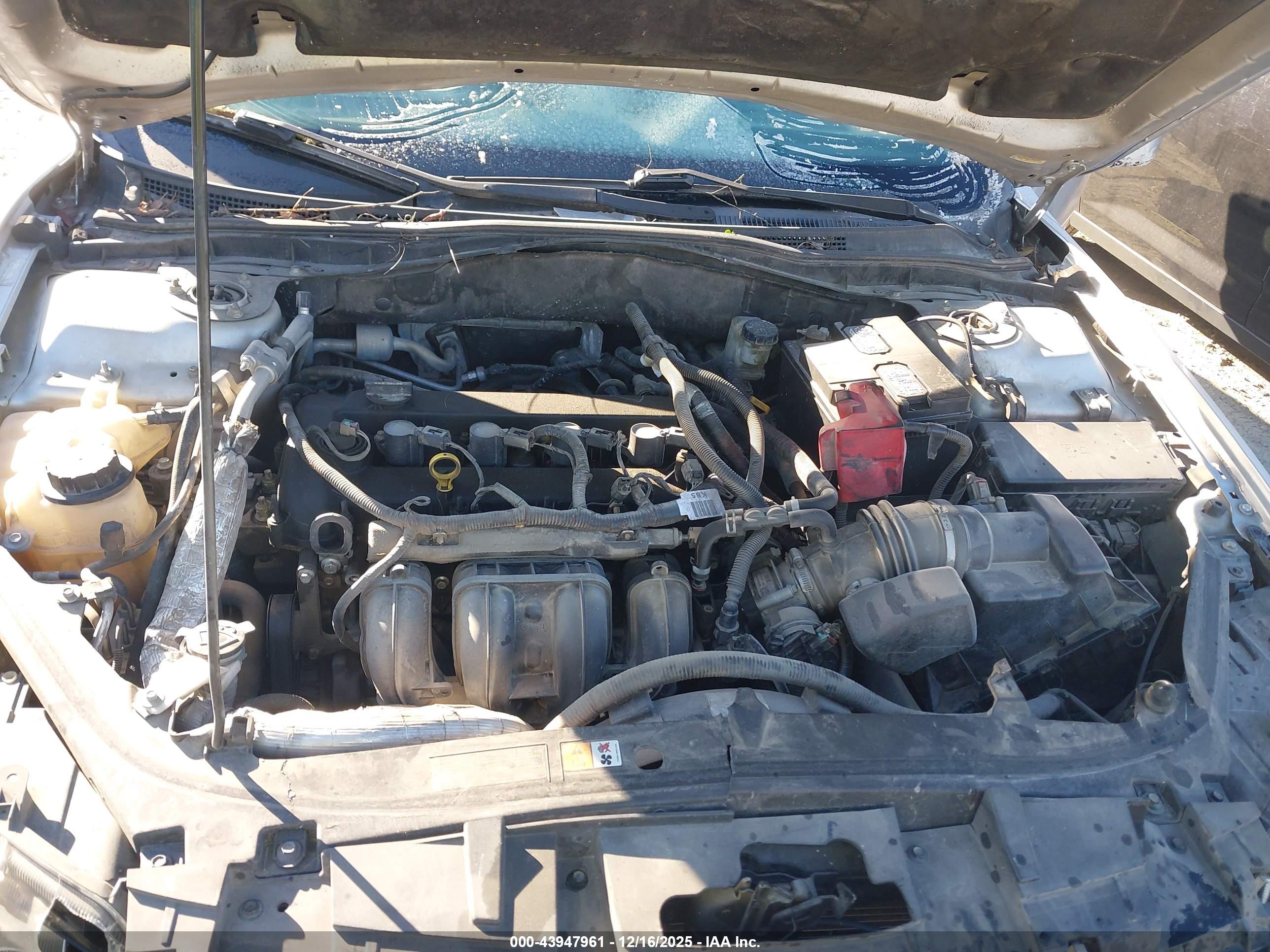 FORD FUSION image 10