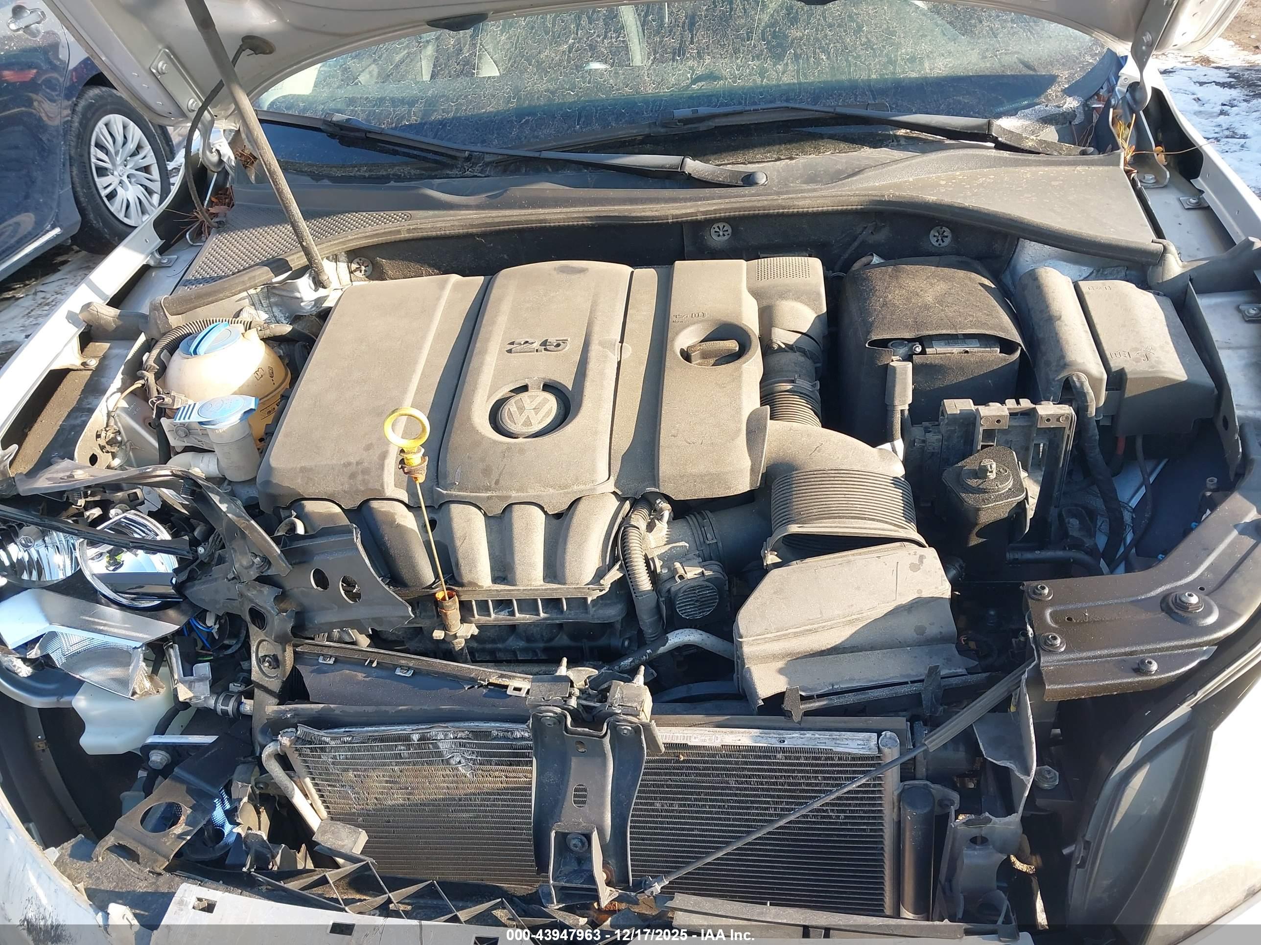 VOLKSWAGEN PASSAT image 10