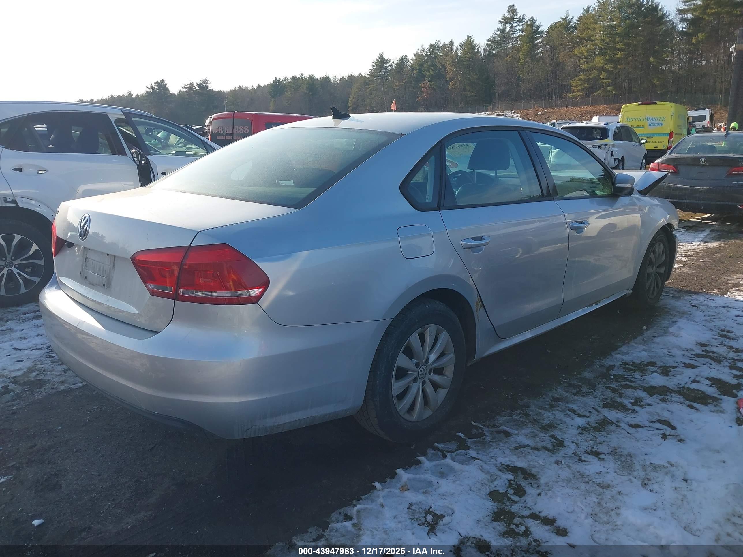 VOLKSWAGEN PASSAT image 4