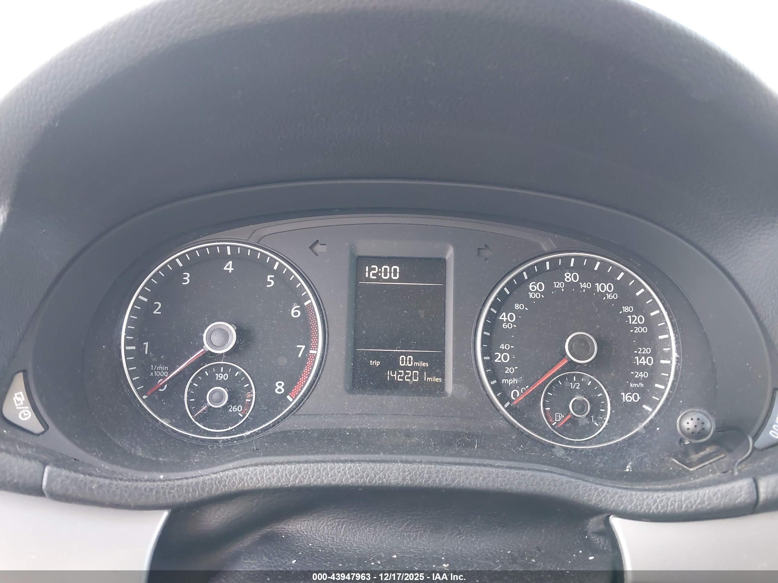 VOLKSWAGEN PASSAT image 7