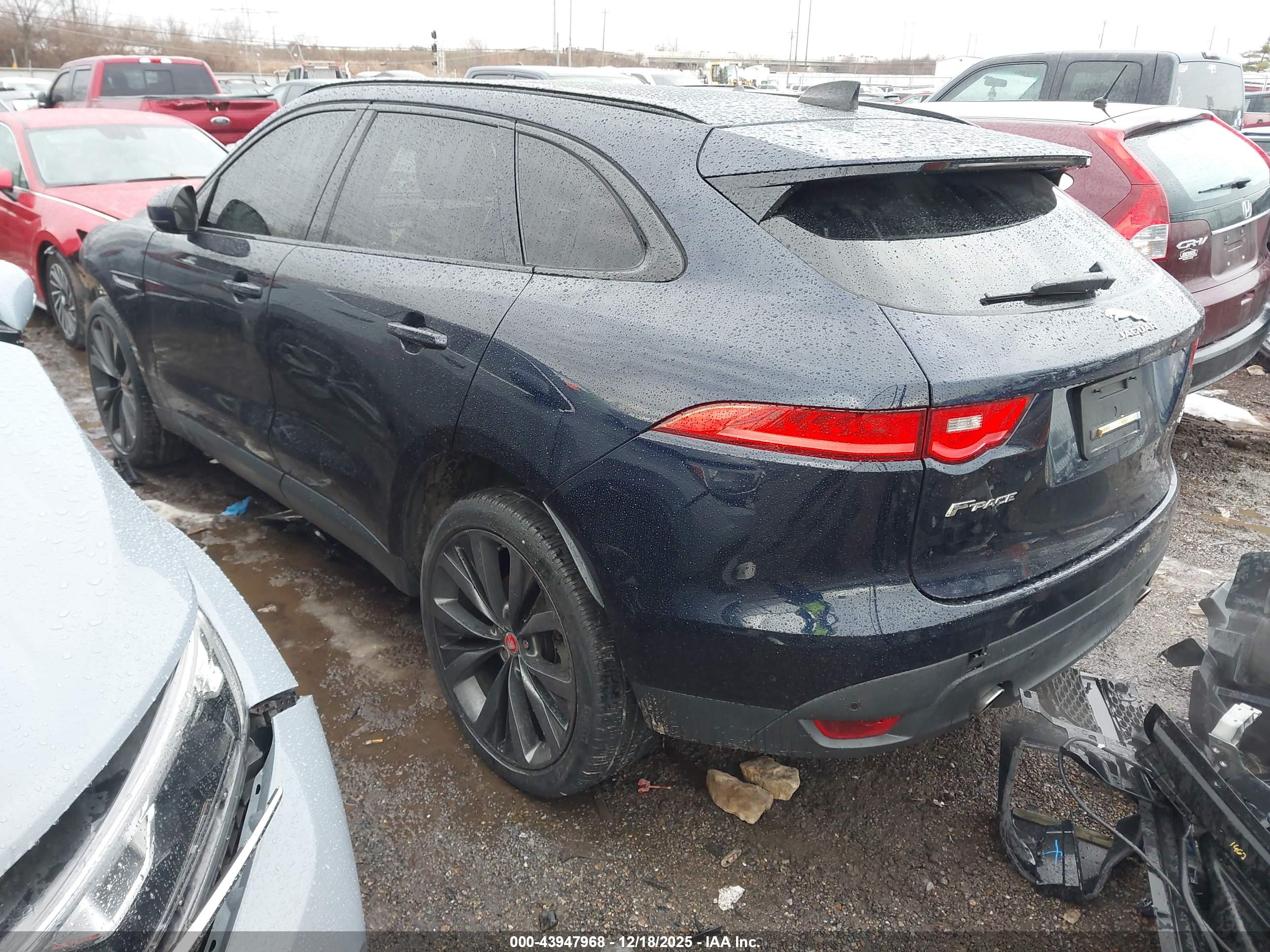 JAGUAR F-PACE image 3