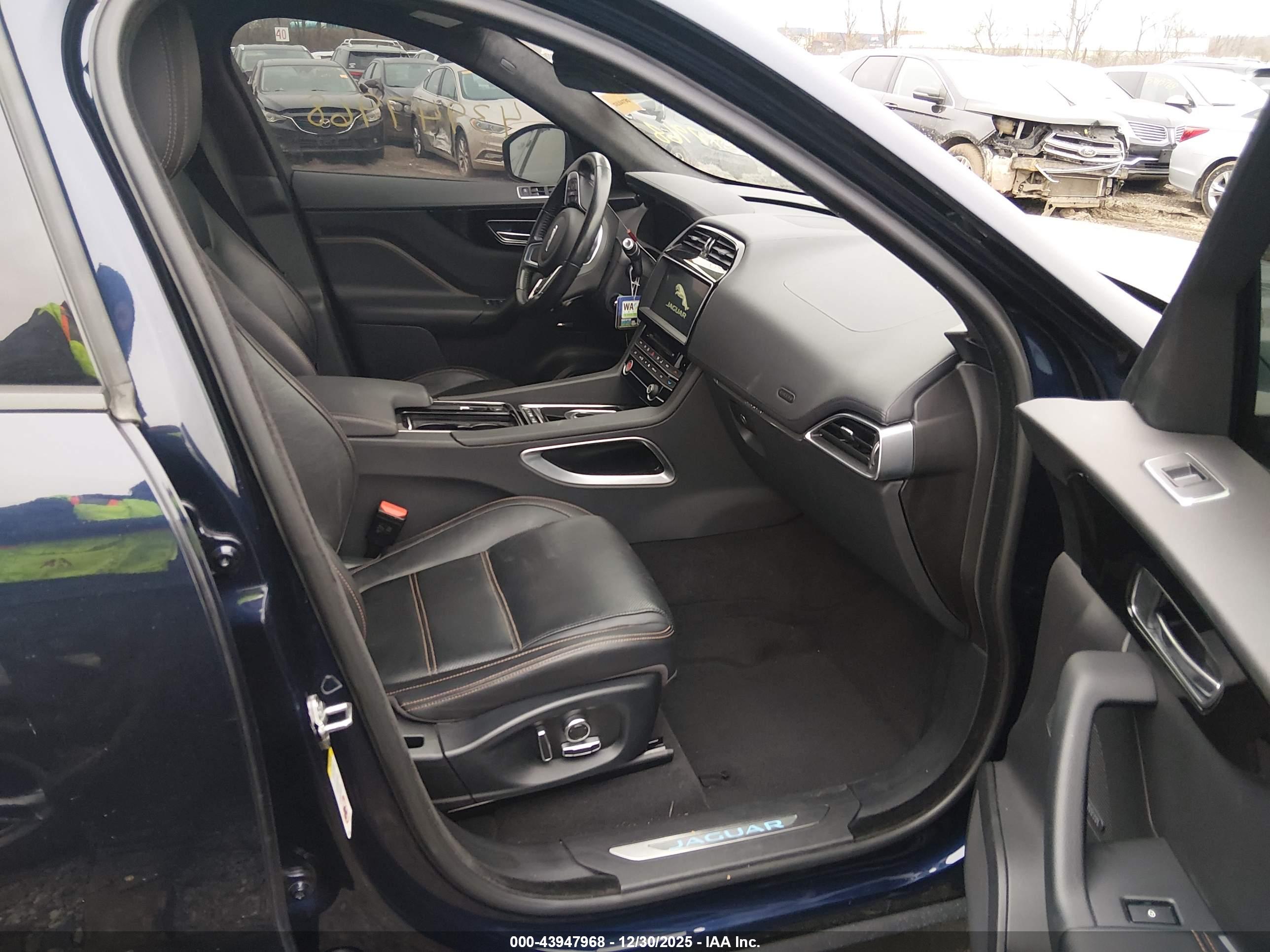 JAGUAR F-PACE image 5