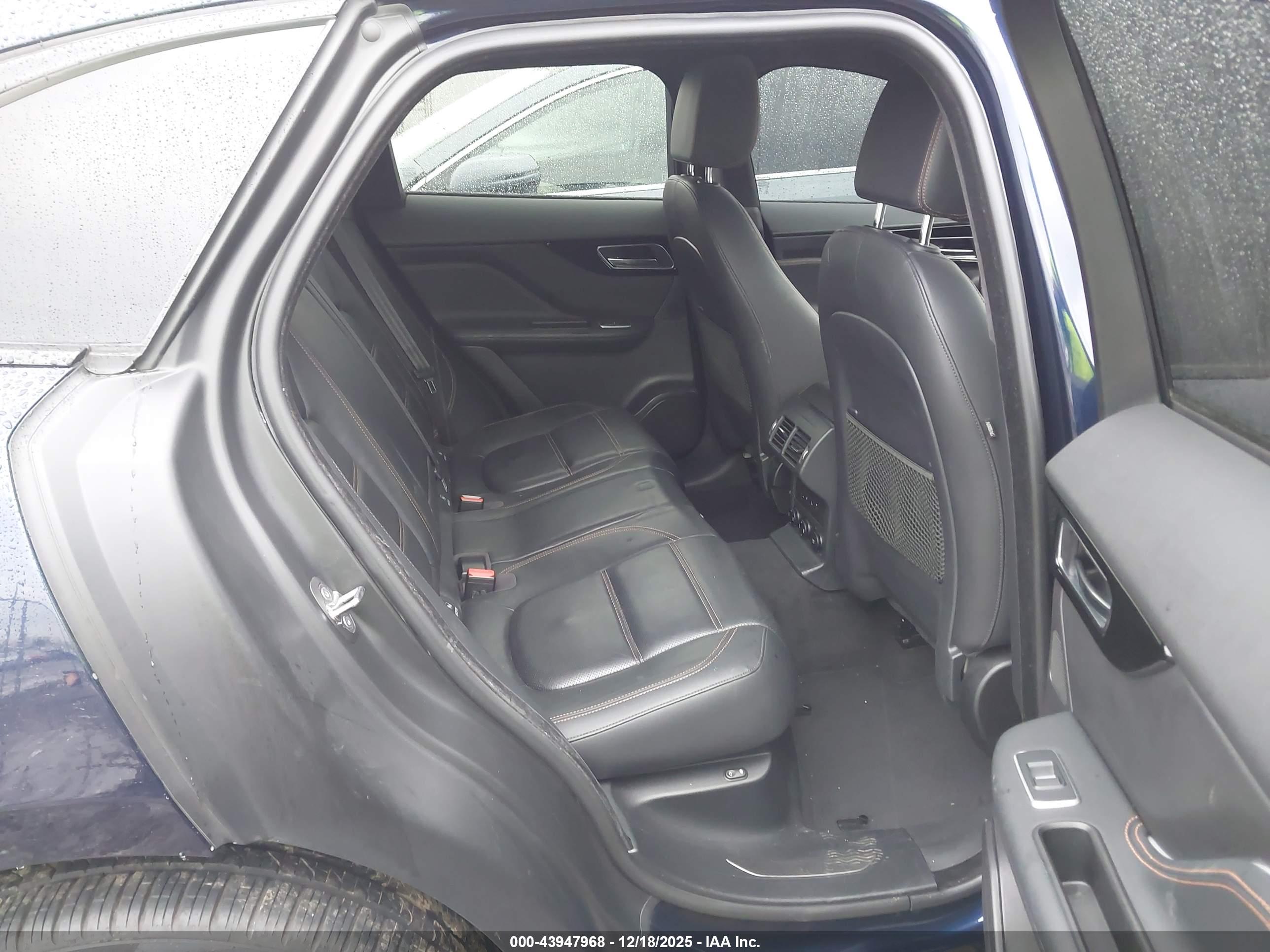 JAGUAR F-PACE image 8