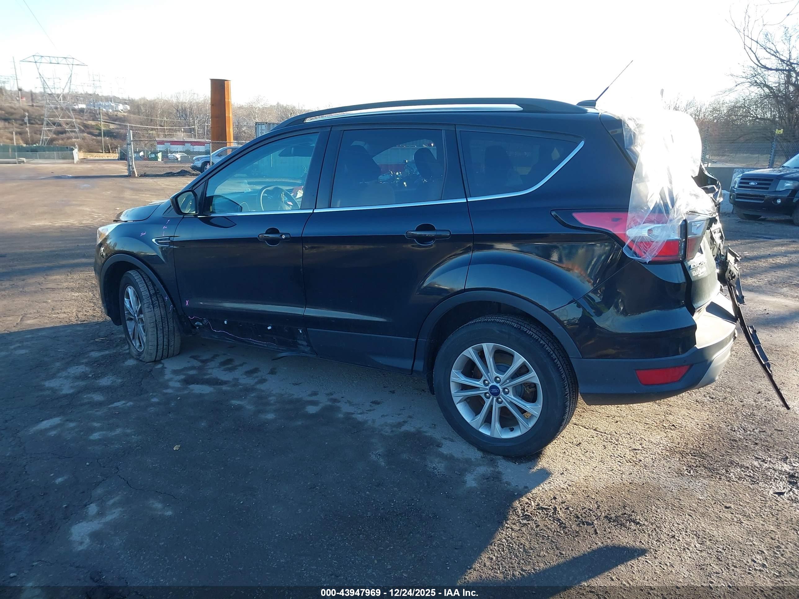 FORD ESCAPE image 3