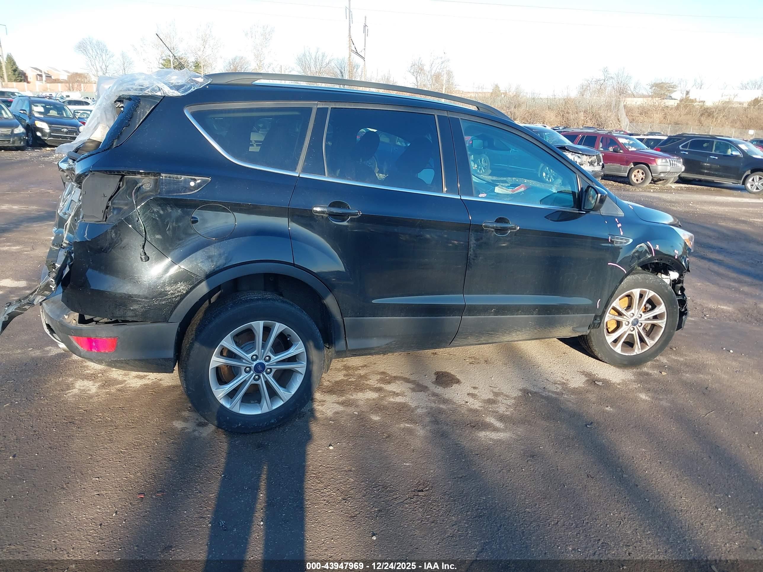 FORD ESCAPE image 4