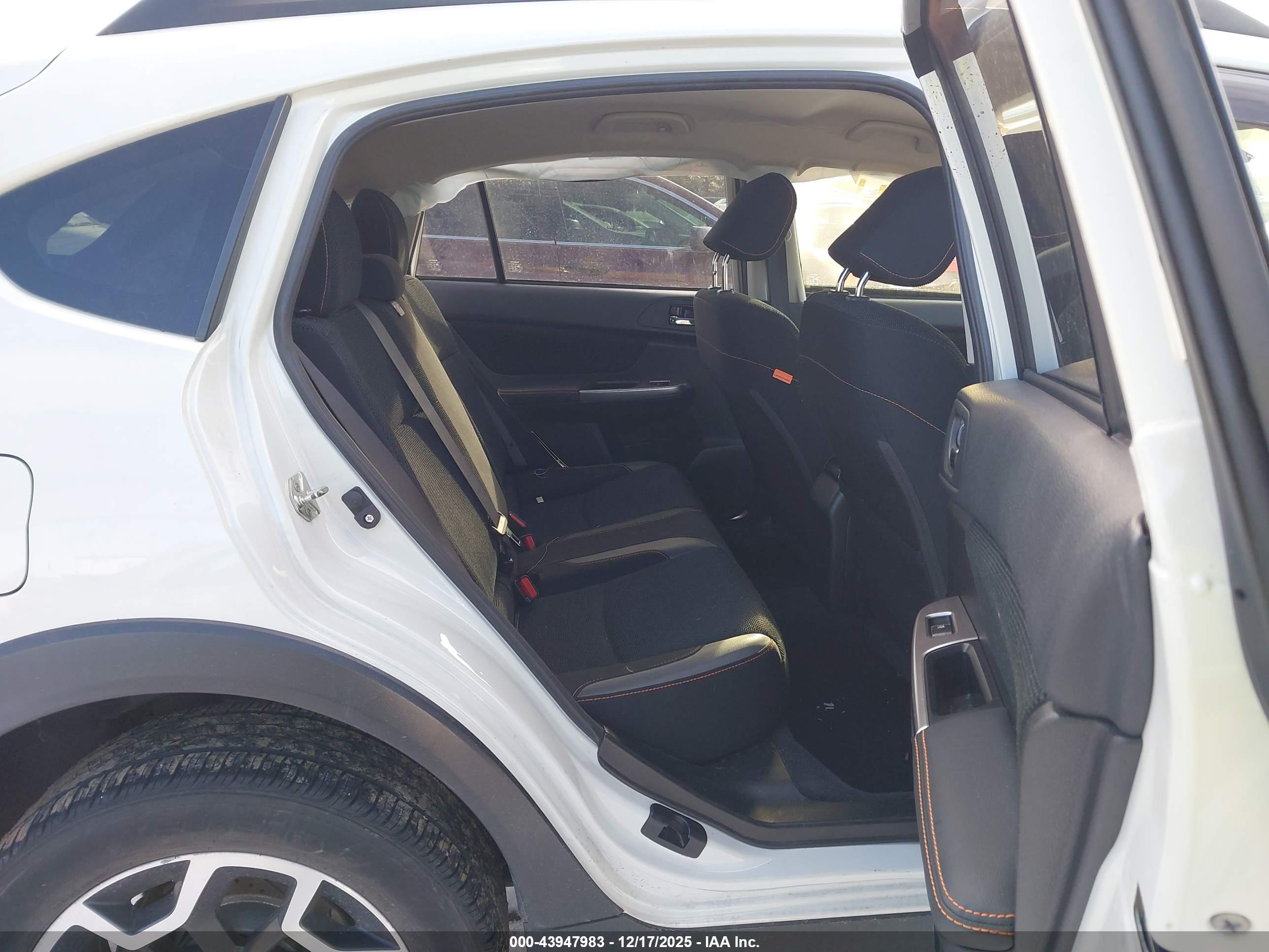 SUBARU CROSSTREK image 8