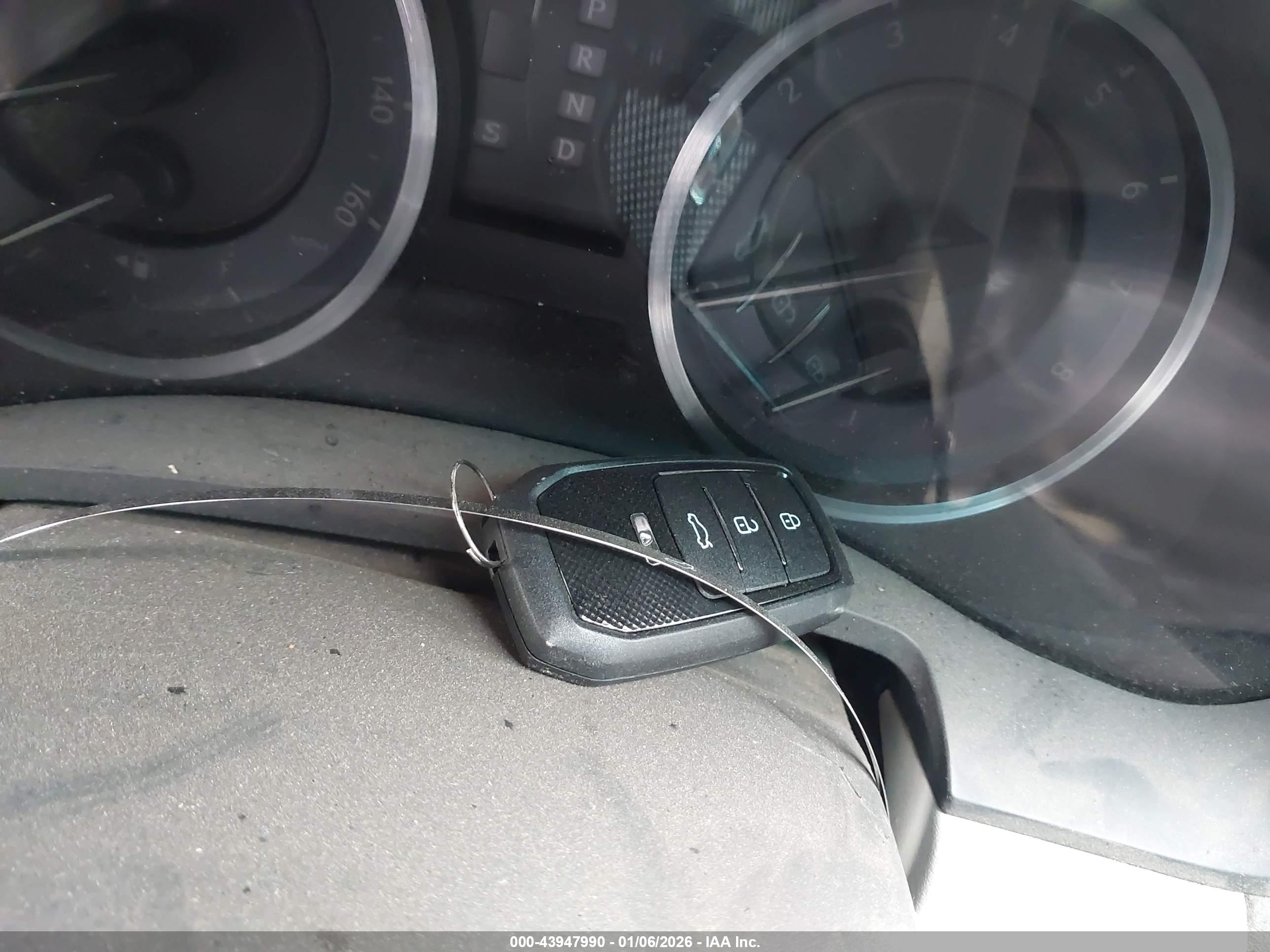 LEXUS IS image 11