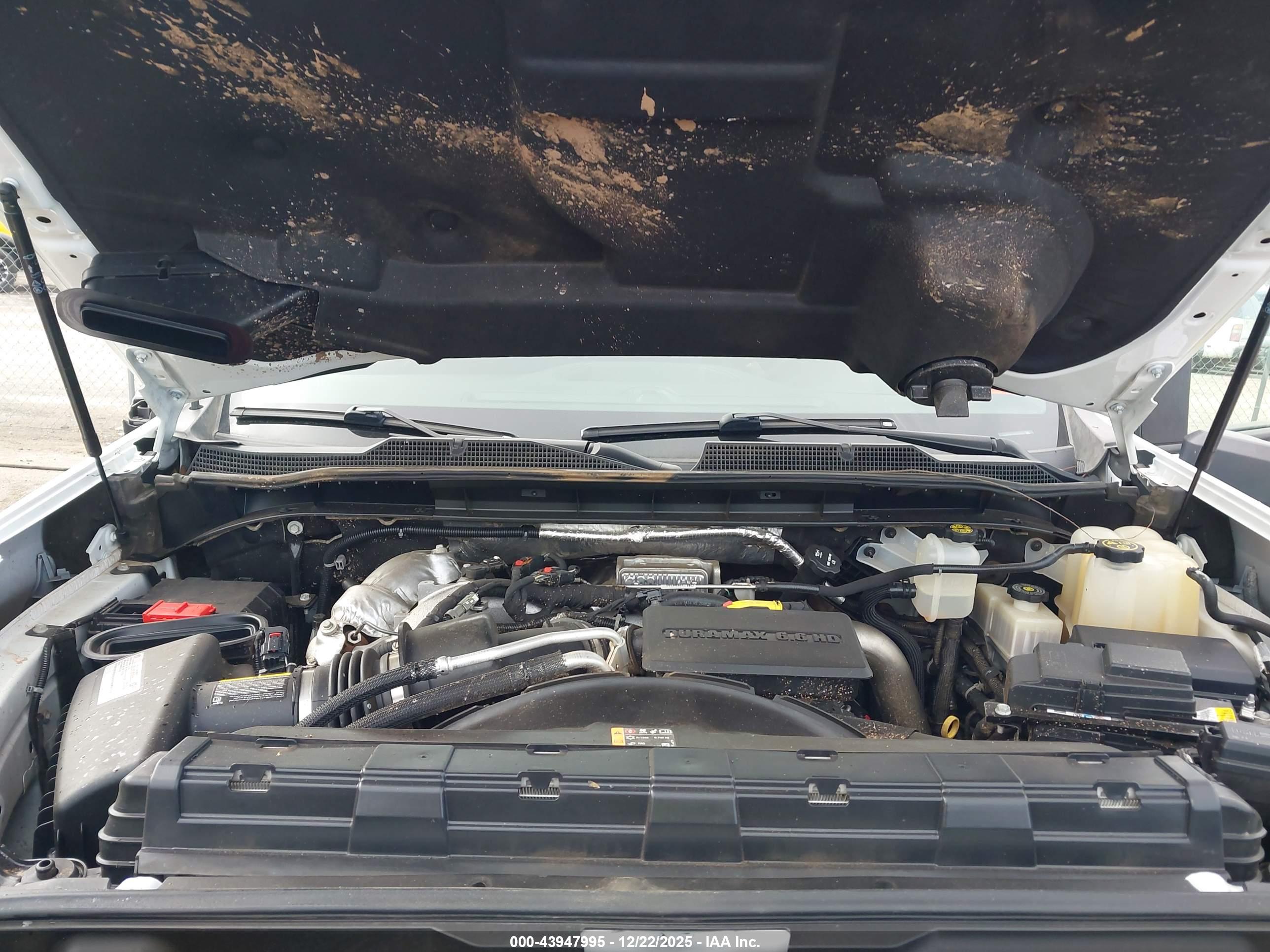 CHEVROLET SILVERADO image 10