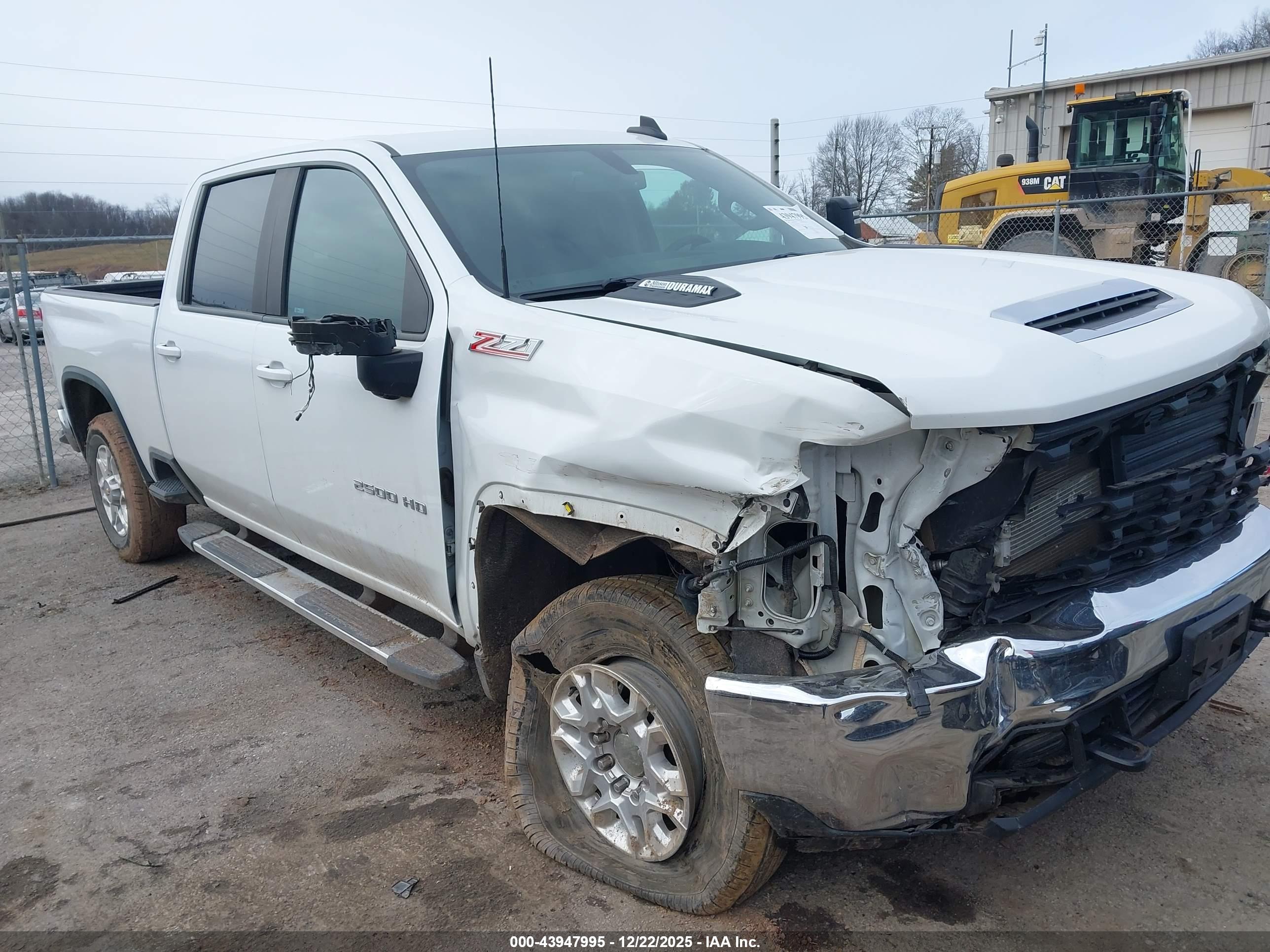 CHEVROLET SILVERADO image 6