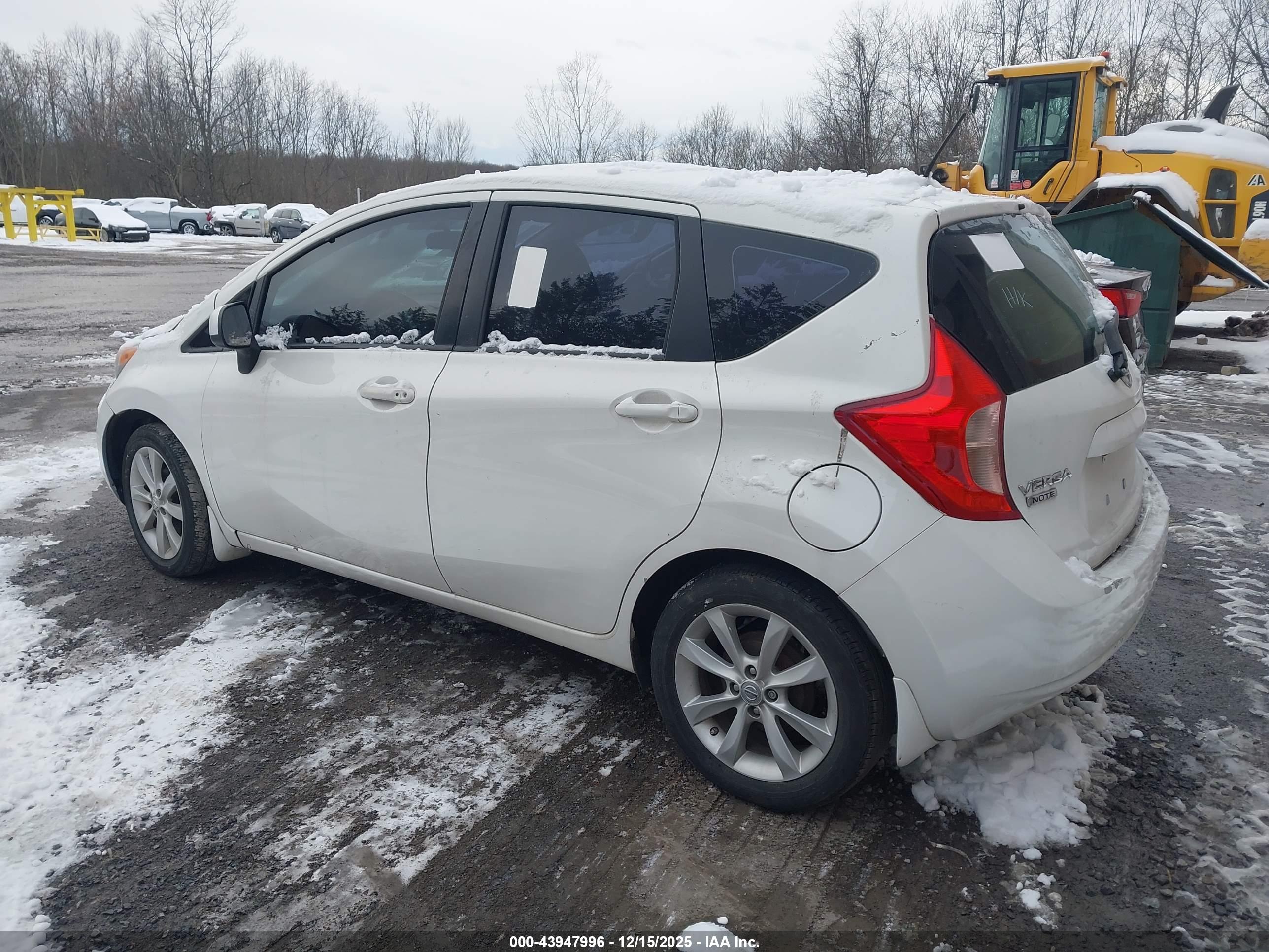 NISSAN VERSA image 3