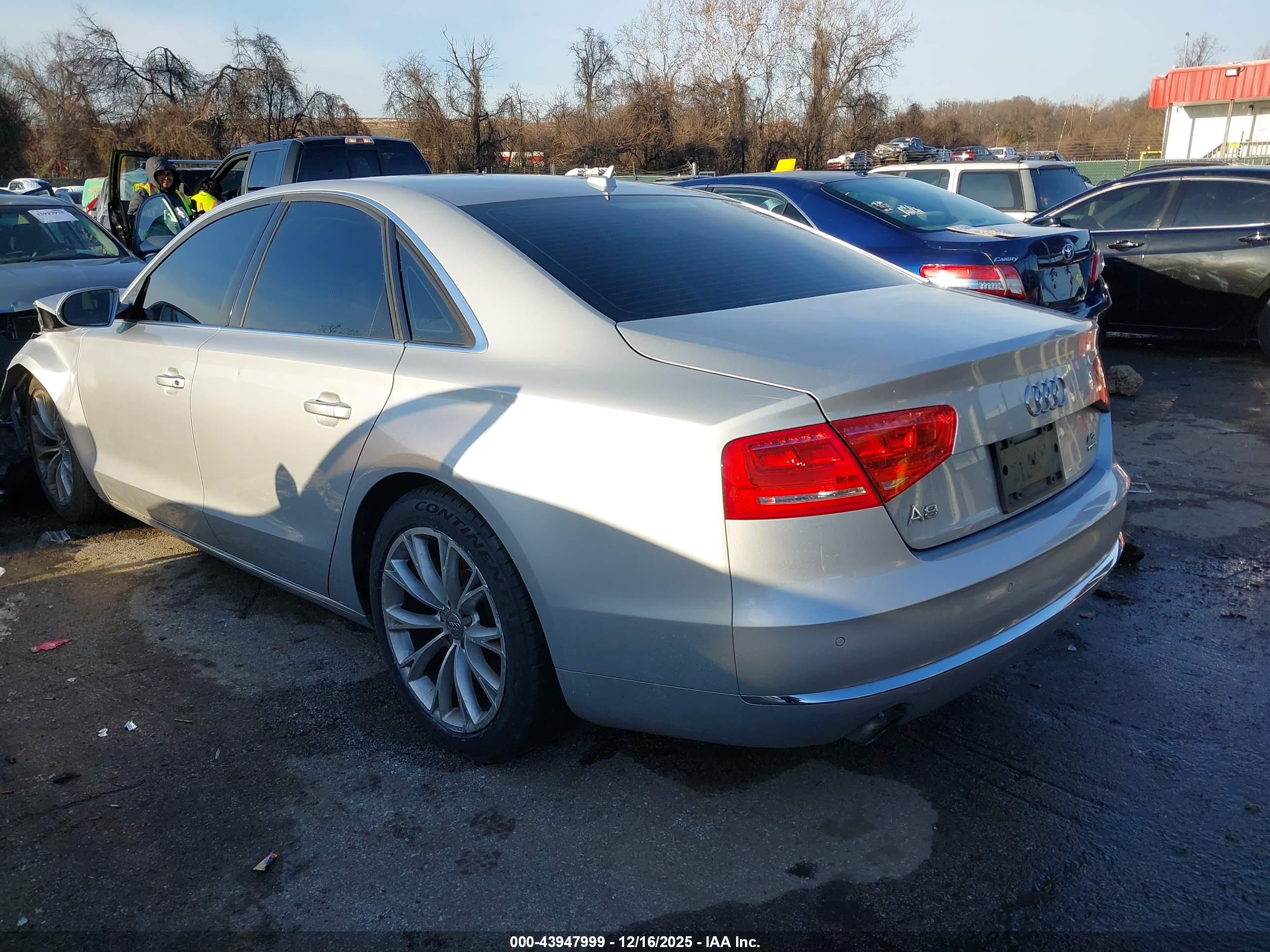 AUDI A8 image 3