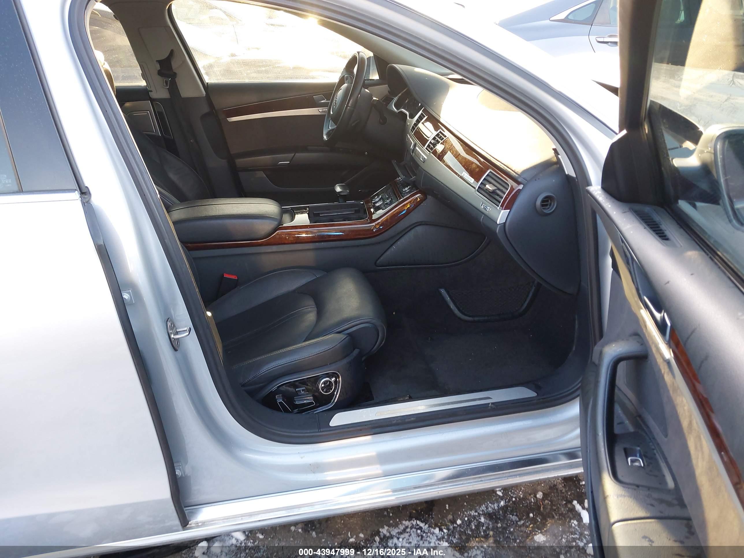 AUDI A8 image 5