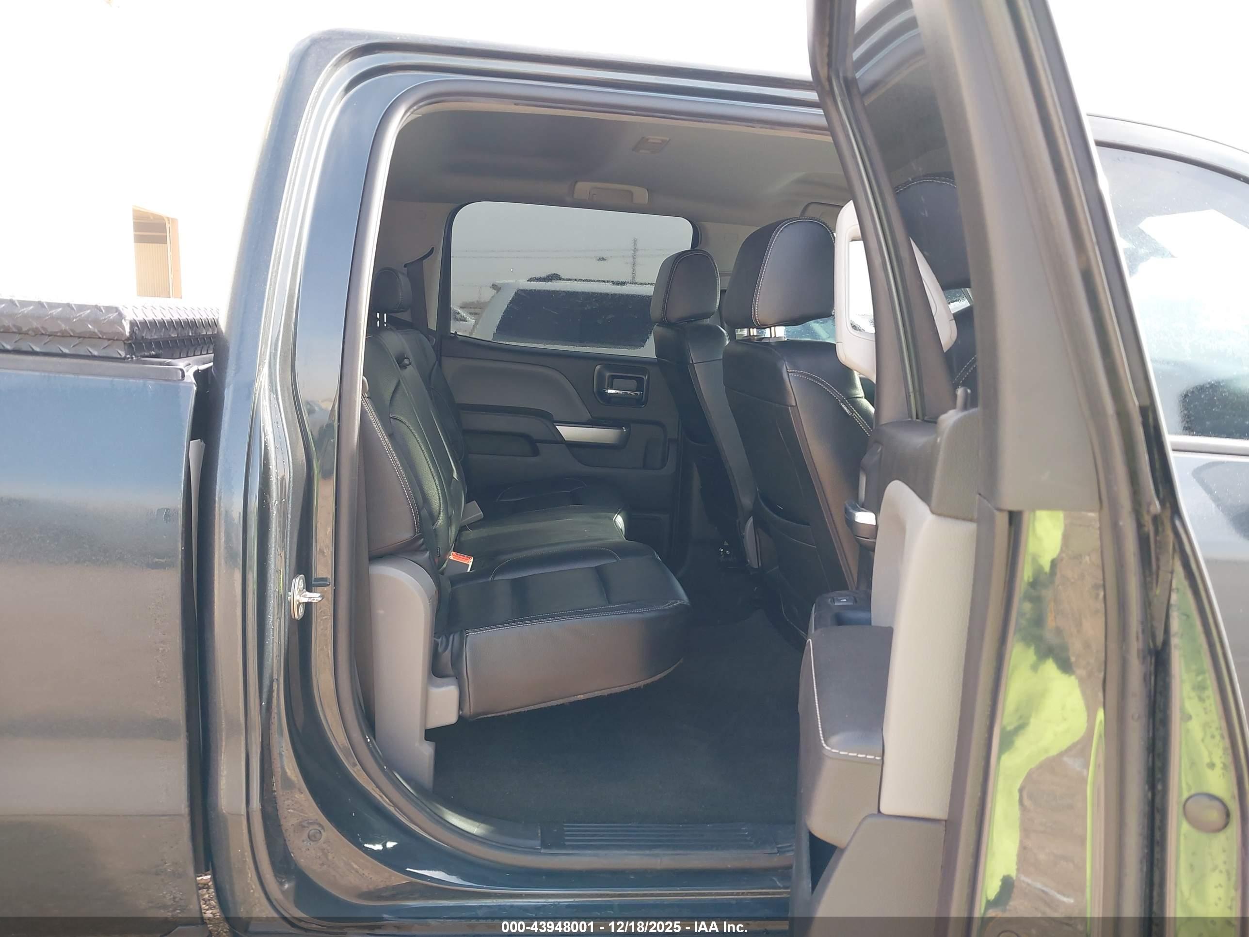 CHEVROLET SILVERADO image 8