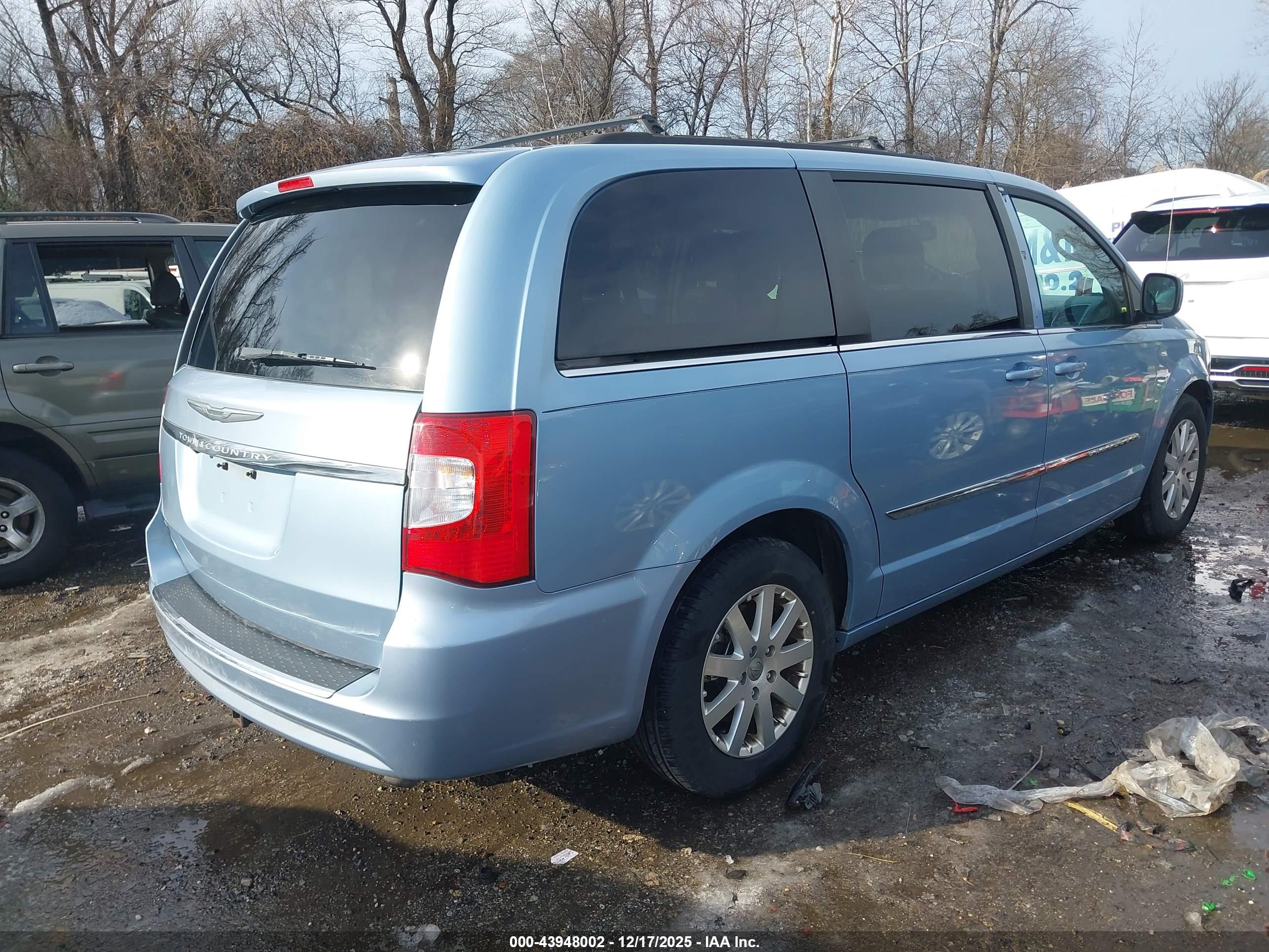 CHRYSLER TOWN image 4