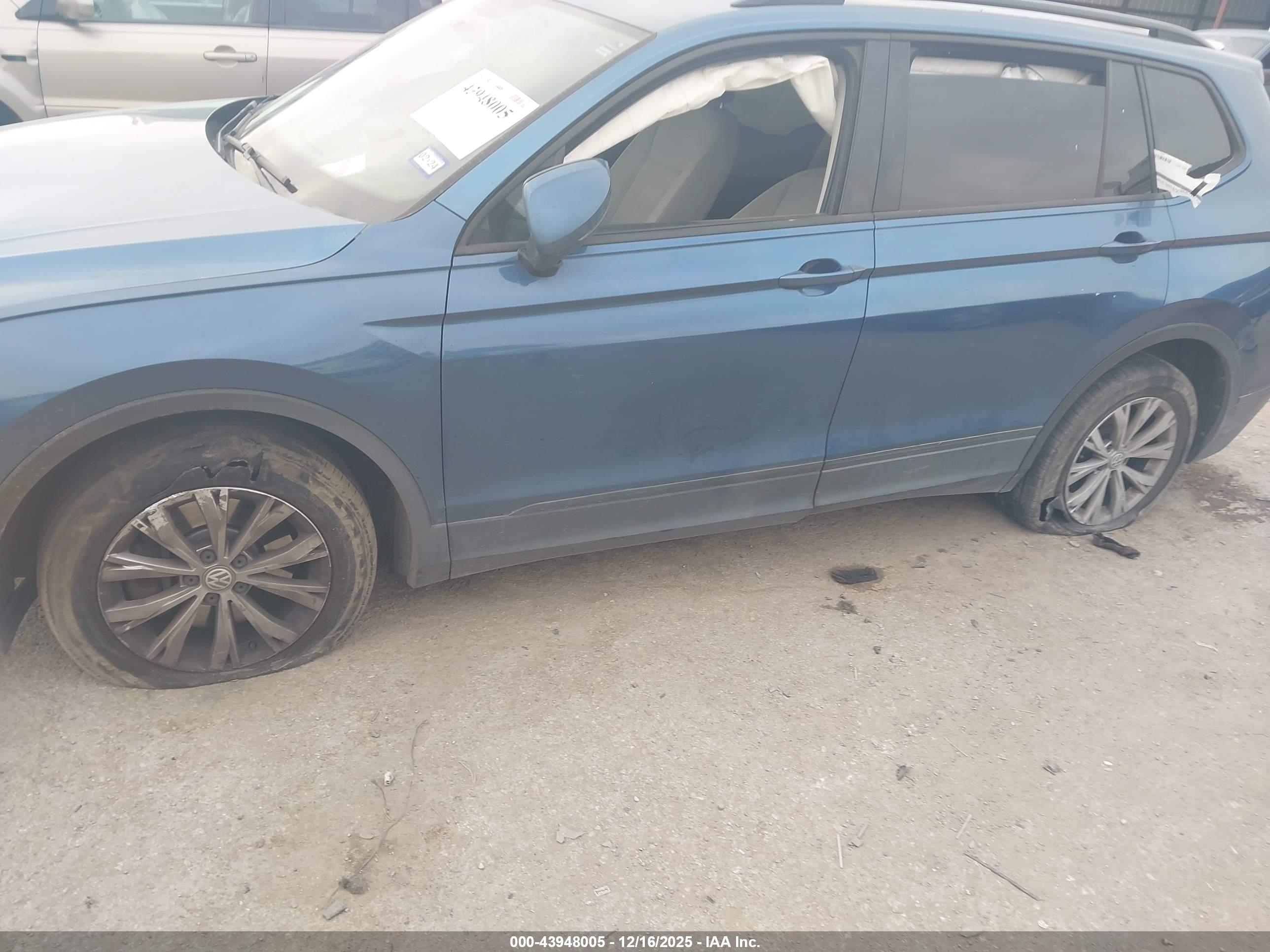 VOLKSWAGEN TIGUAN image 6