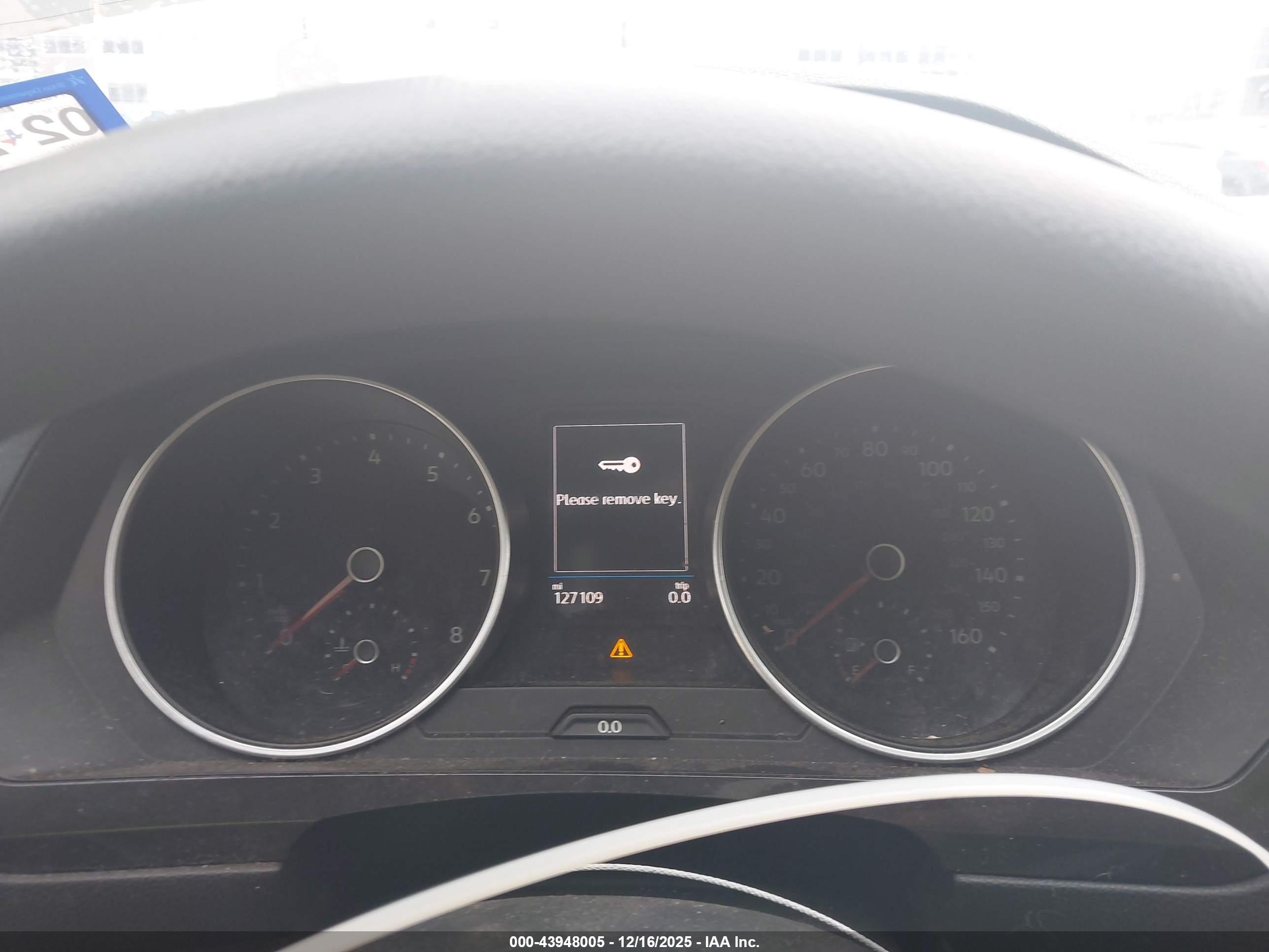 VOLKSWAGEN TIGUAN image 7