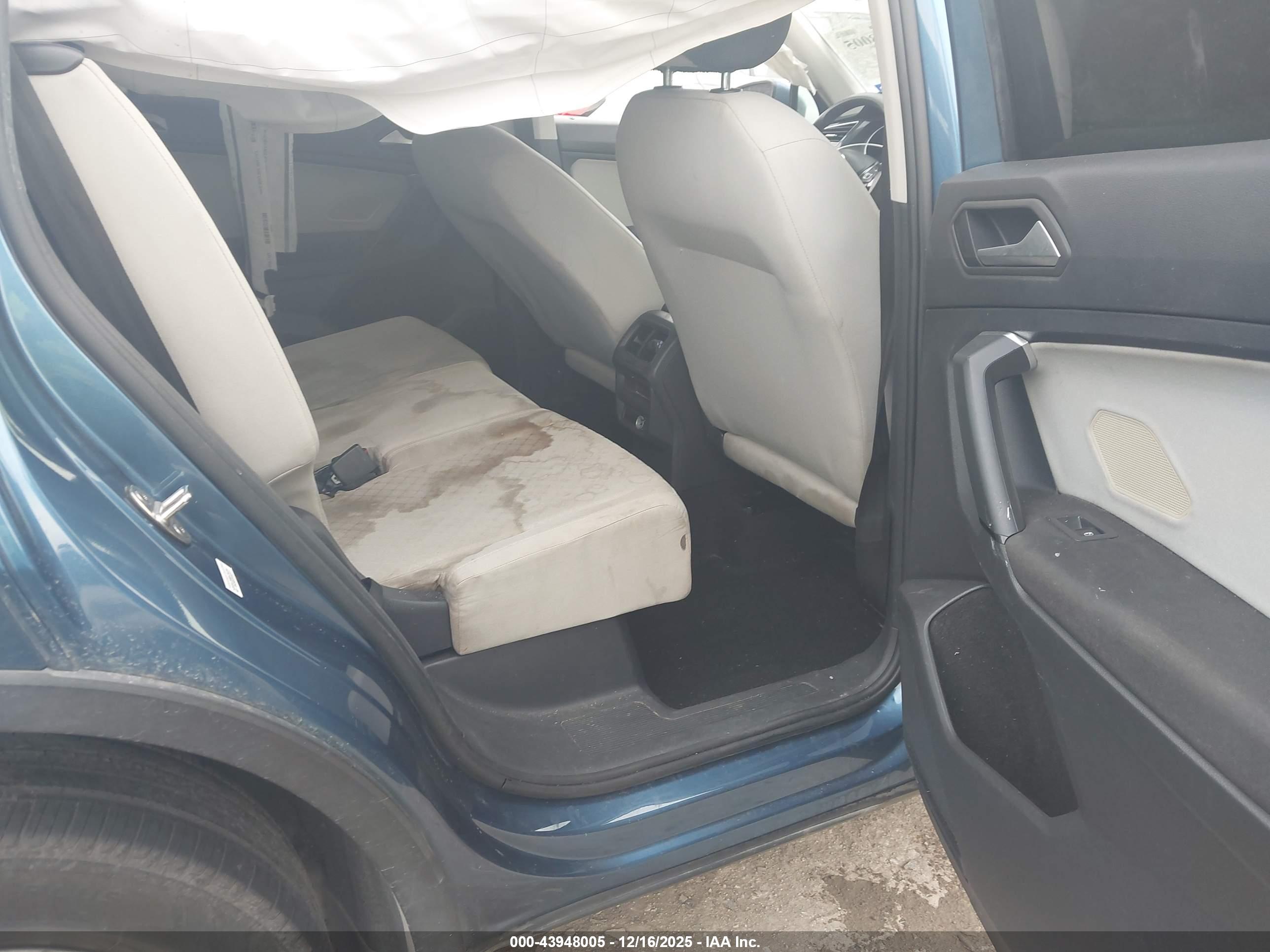 VOLKSWAGEN TIGUAN image 8