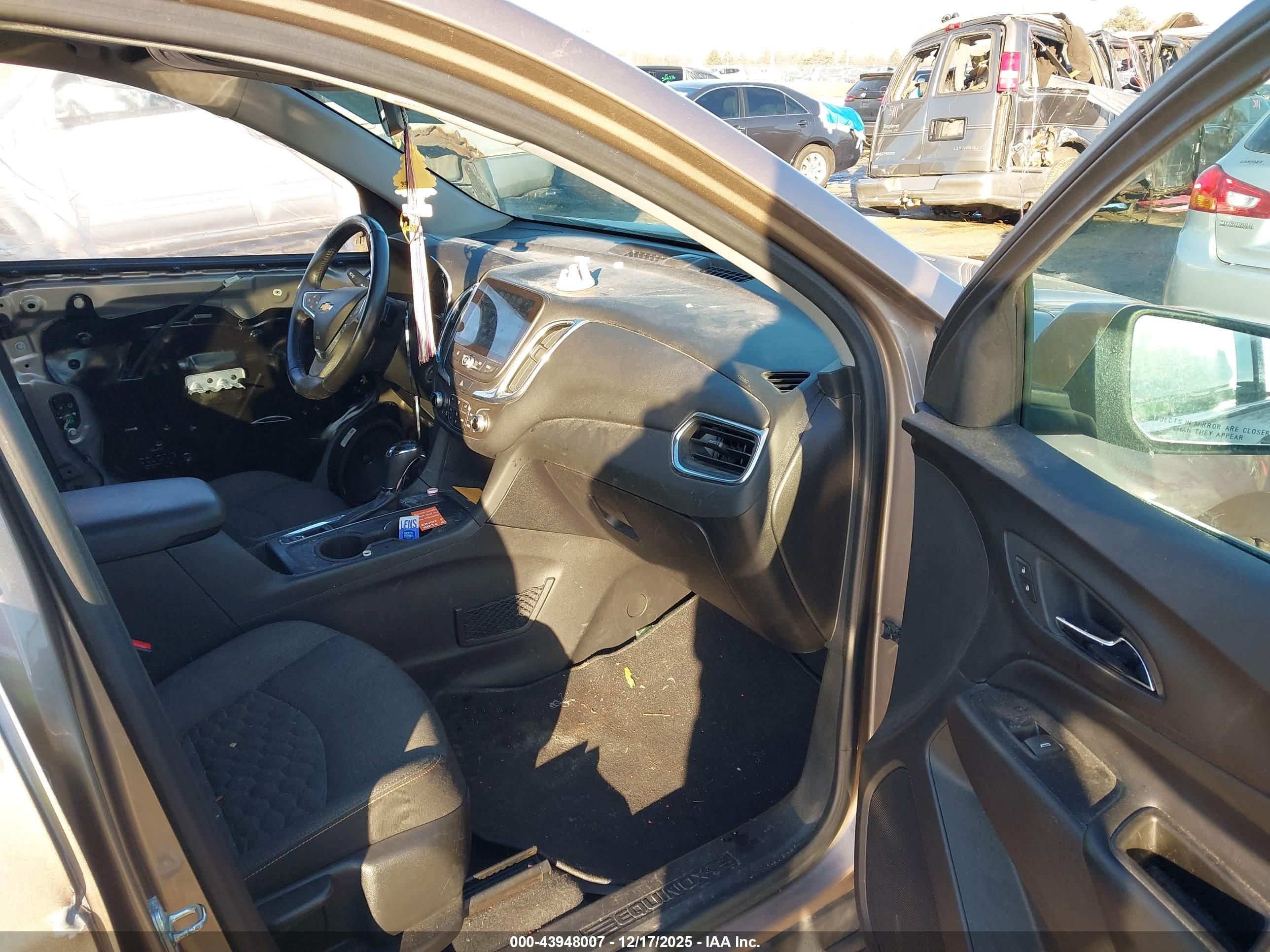 CHEVROLET EQUINOX image 5
