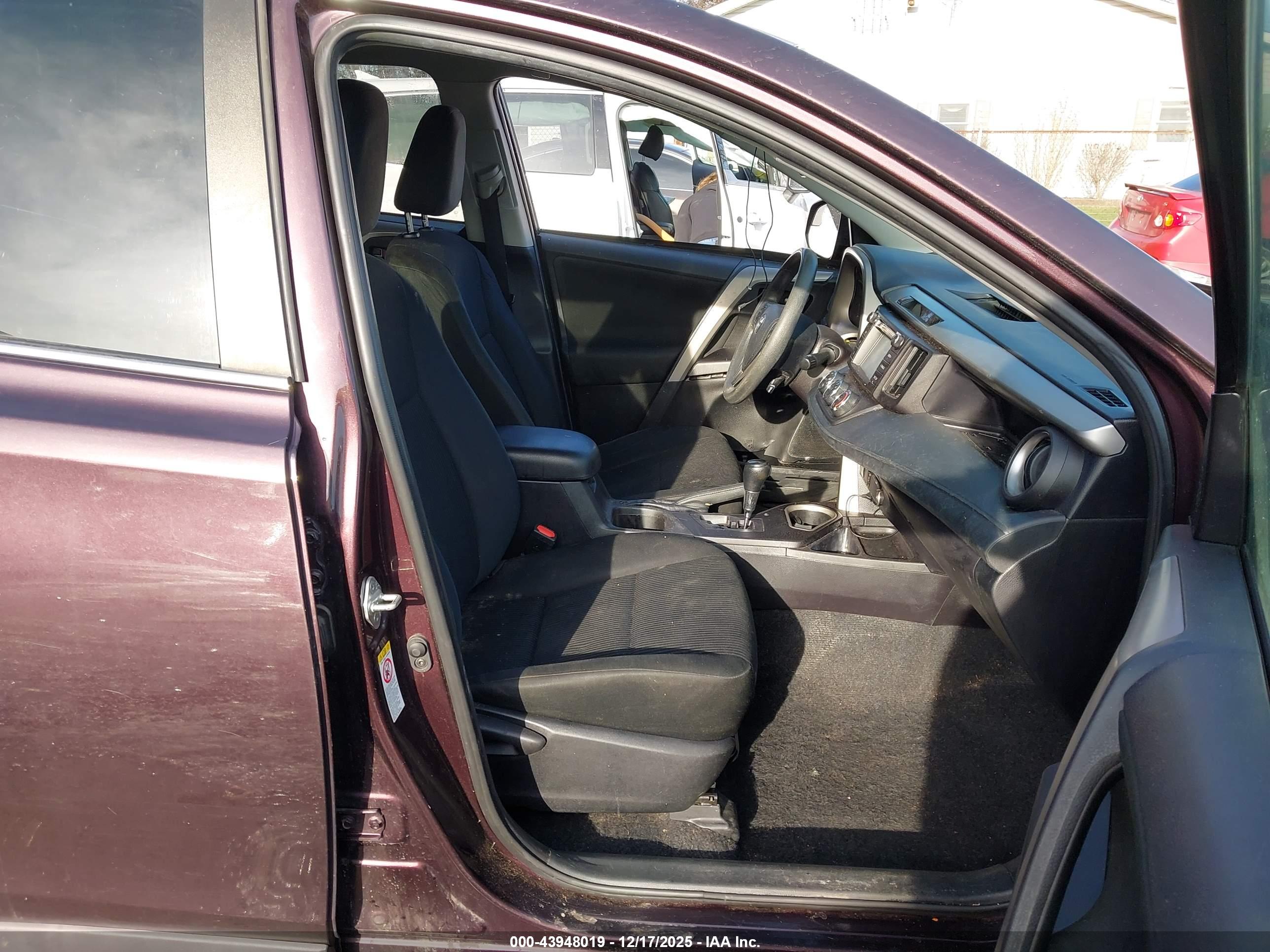 TOYOTA RAV4 image 5