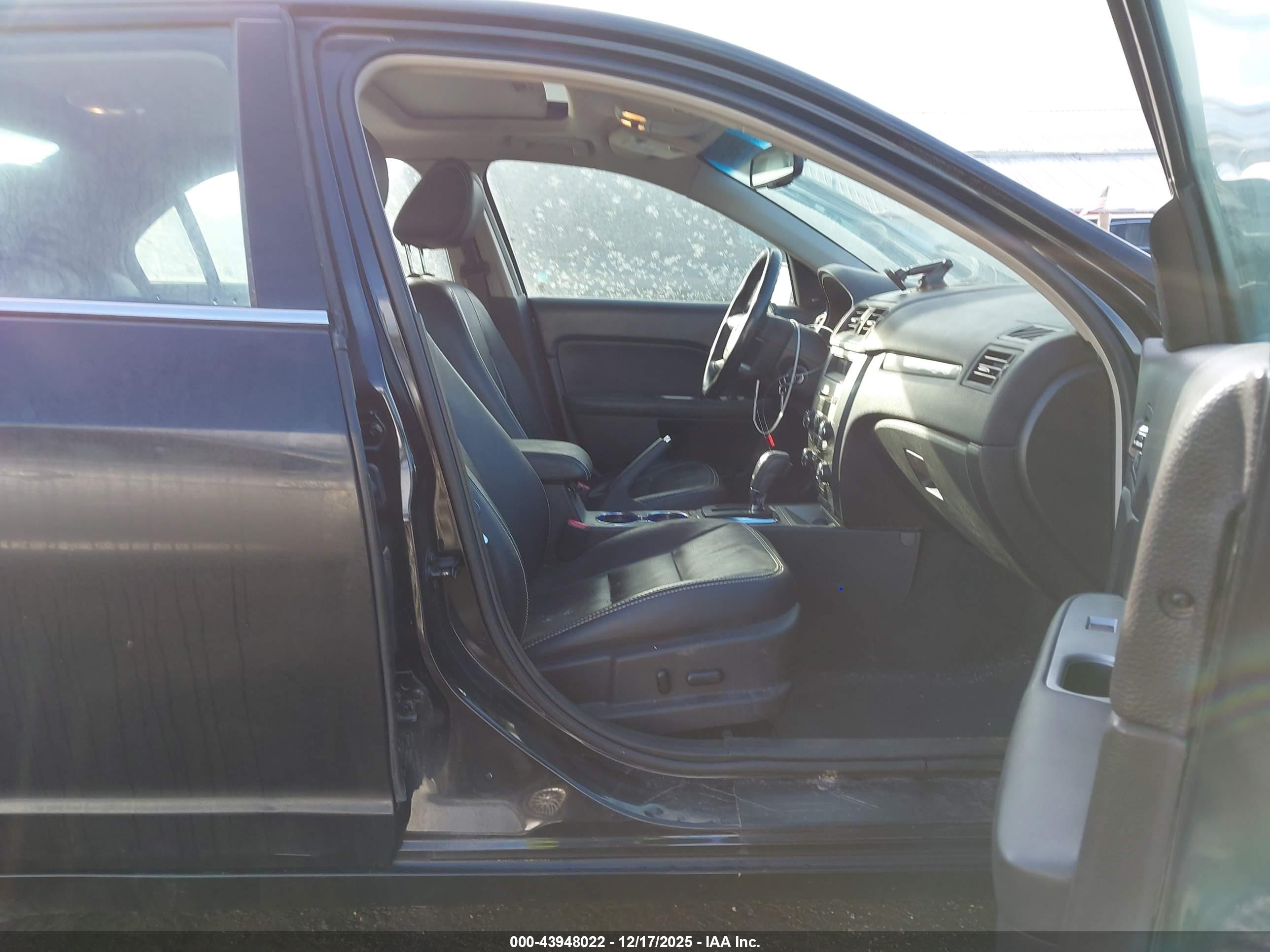 FORD FUSION image 5
