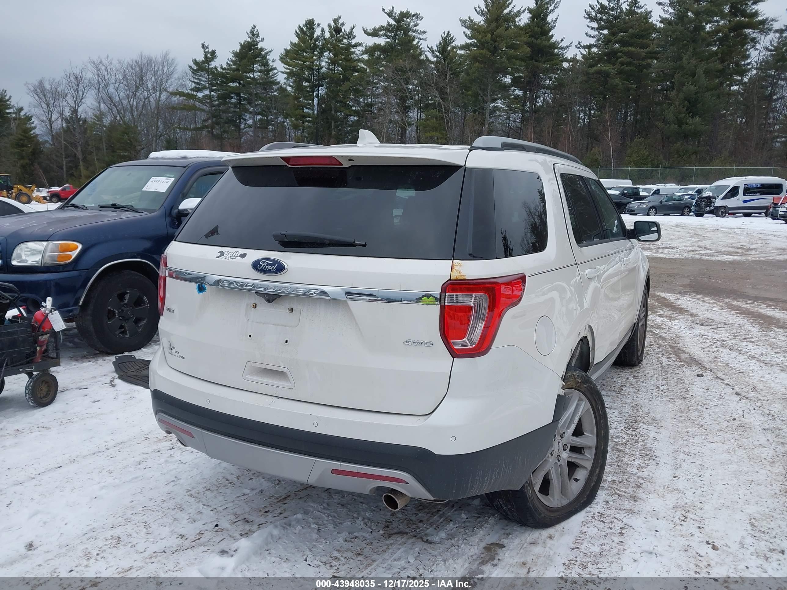 FORD EXPLORER image 4