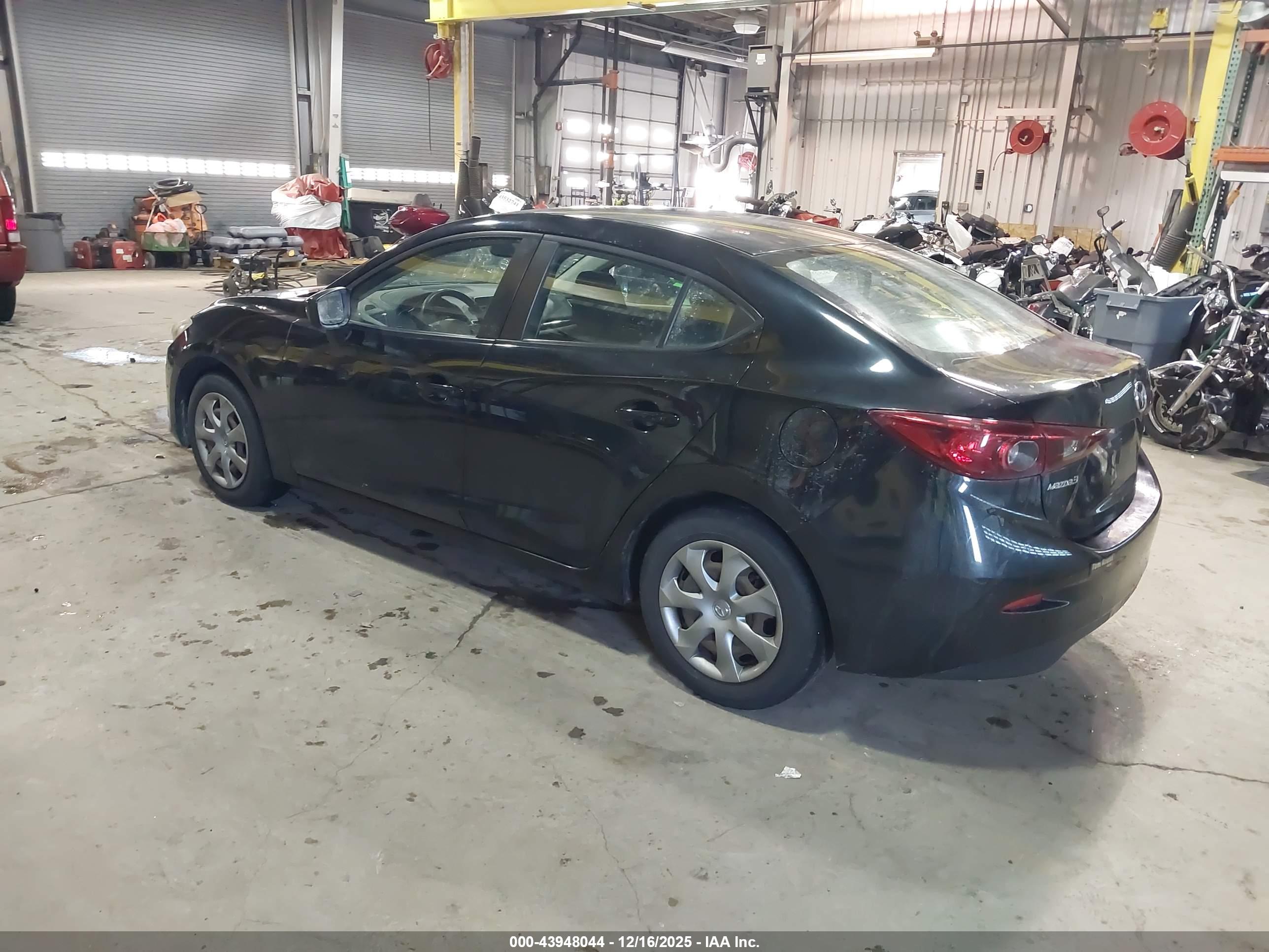 MAZDA MAZDA3 image 3