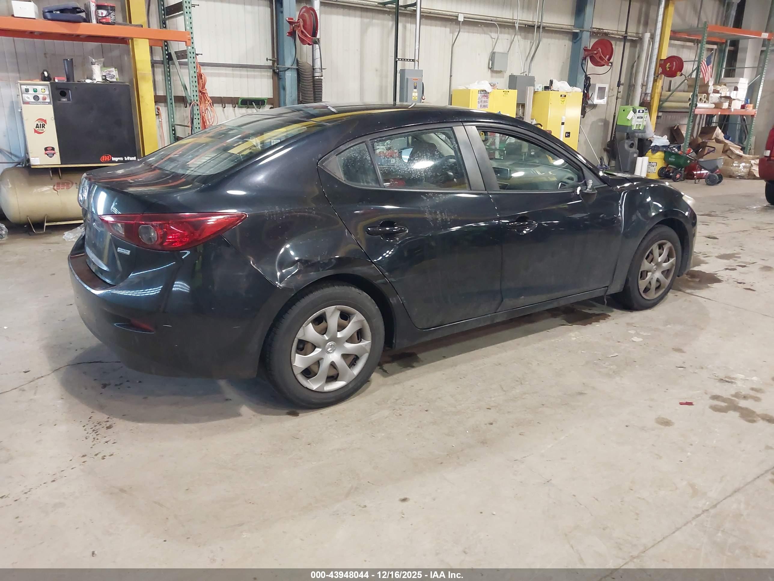 MAZDA MAZDA3 image 4